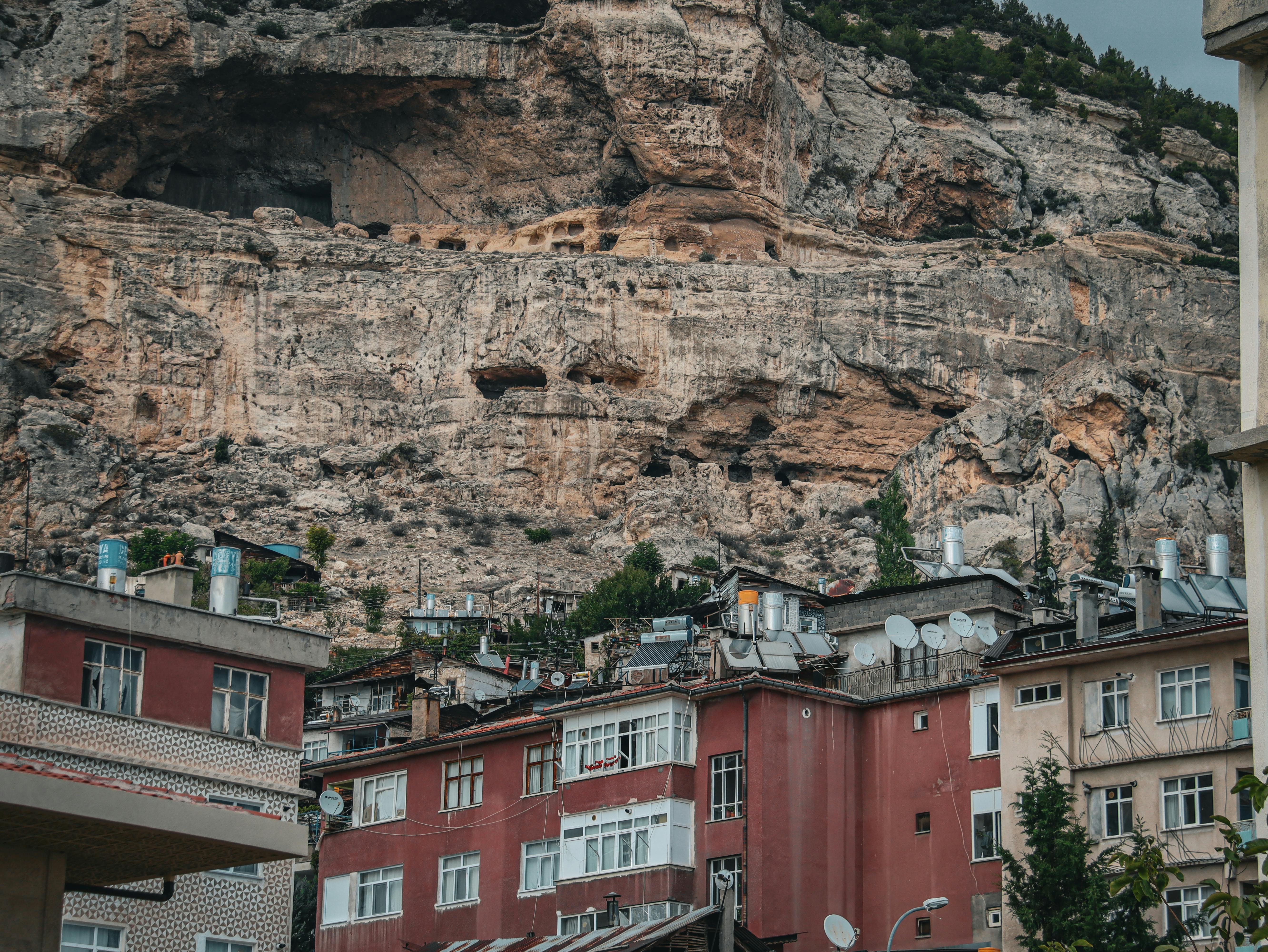 國際：亞洲競技賽南港盛大開幕 中華電信多軌衛星與AI小Q展現頂尖