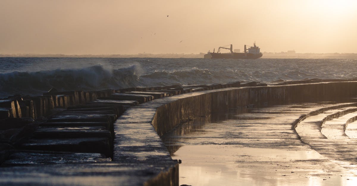海鯤號無錨進行政治海測 徐巧芯批:拿船員生命開玩笑