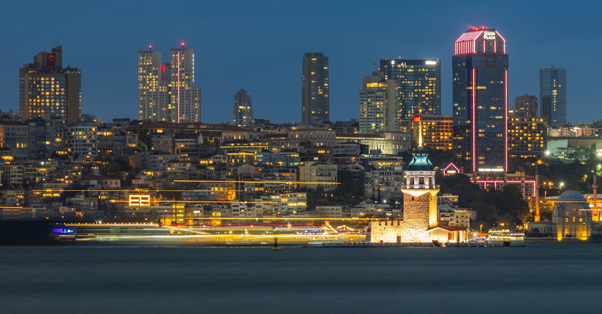 財經:通膨陰影未散美元信任鬆動 黃金重回全球資產核心地位