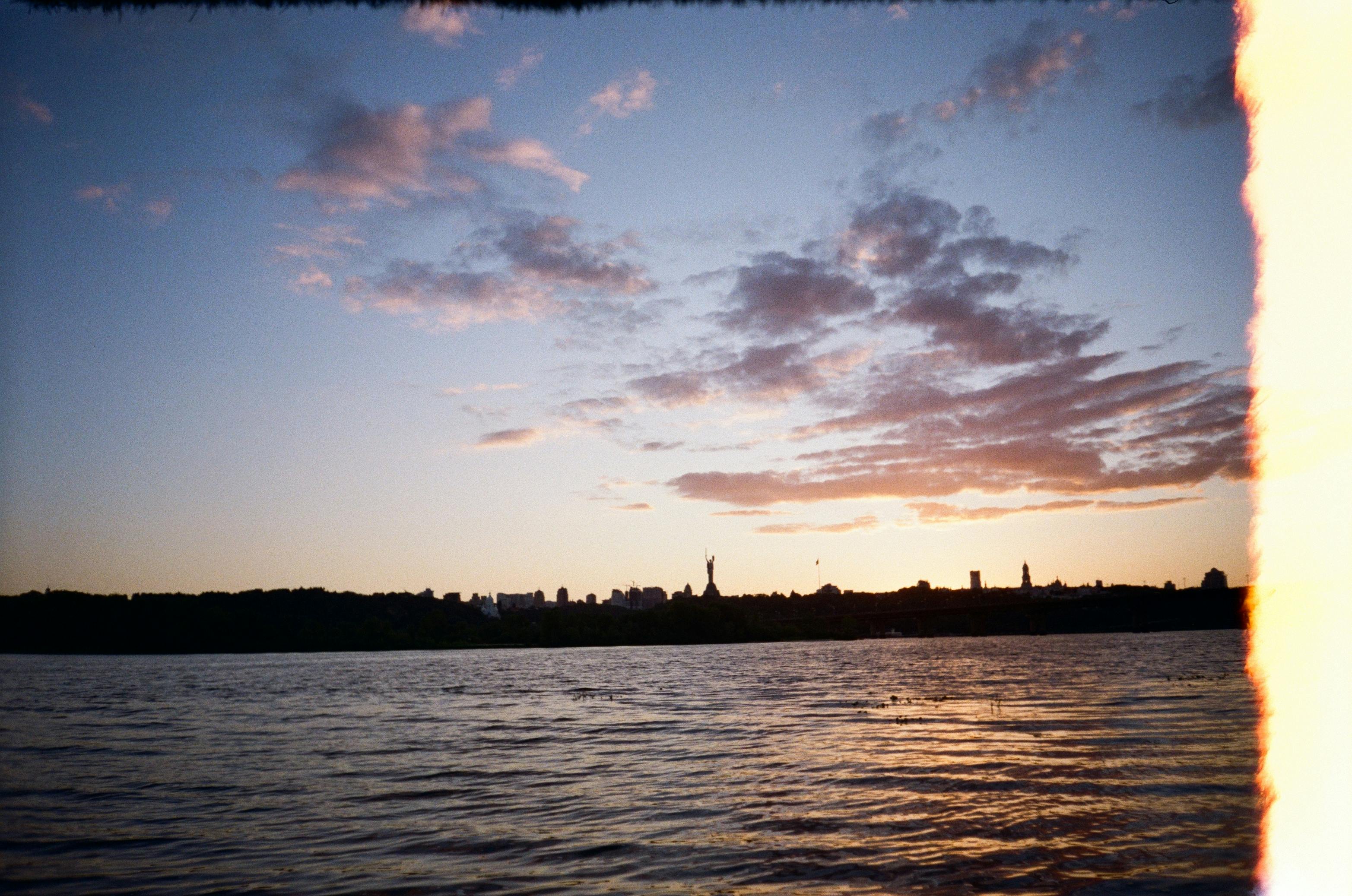 2025真如國際祈福水燈節 萬盞水燈點亮臺北美堤河濱公園