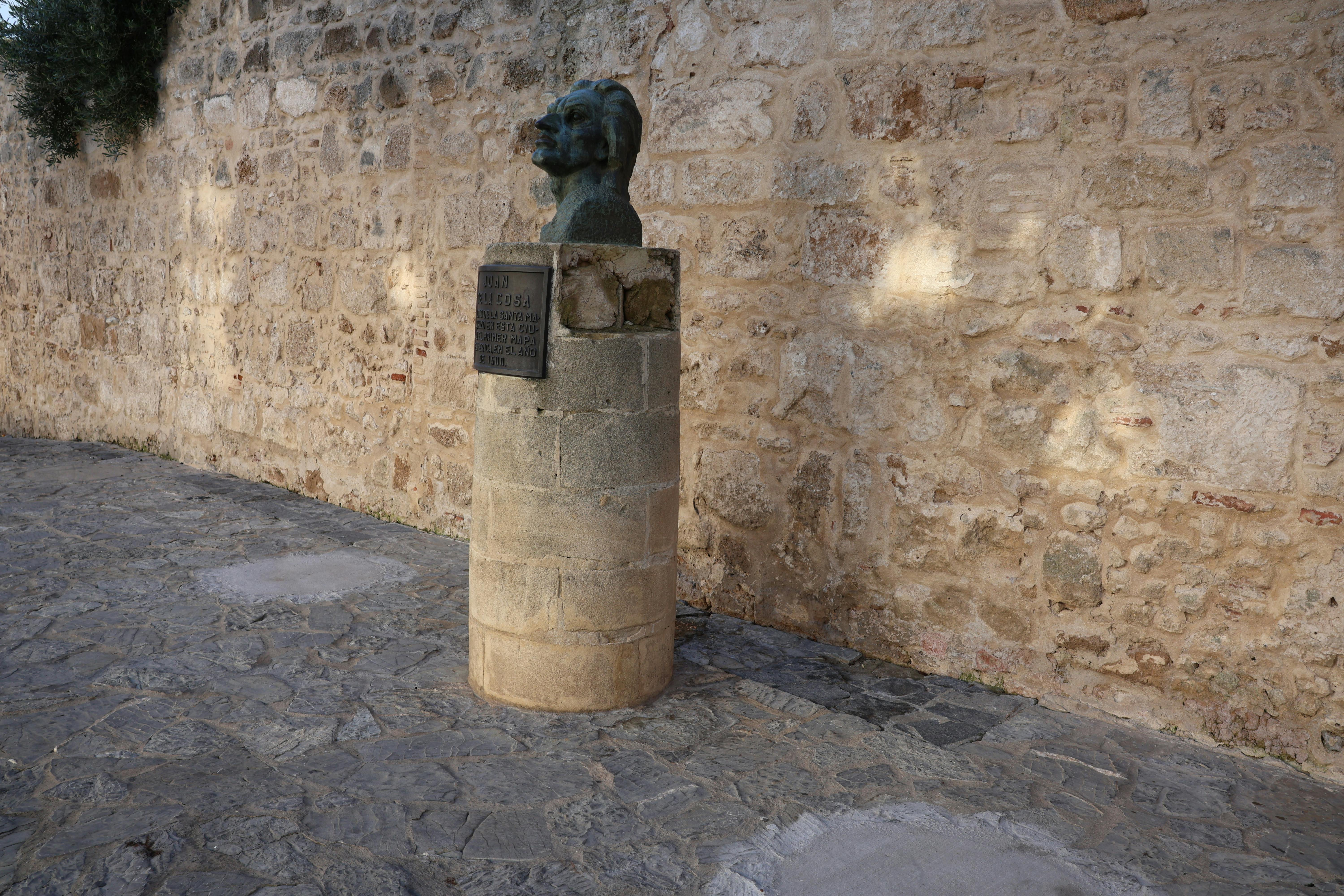 busto en homenaje a Juan de la Cosa