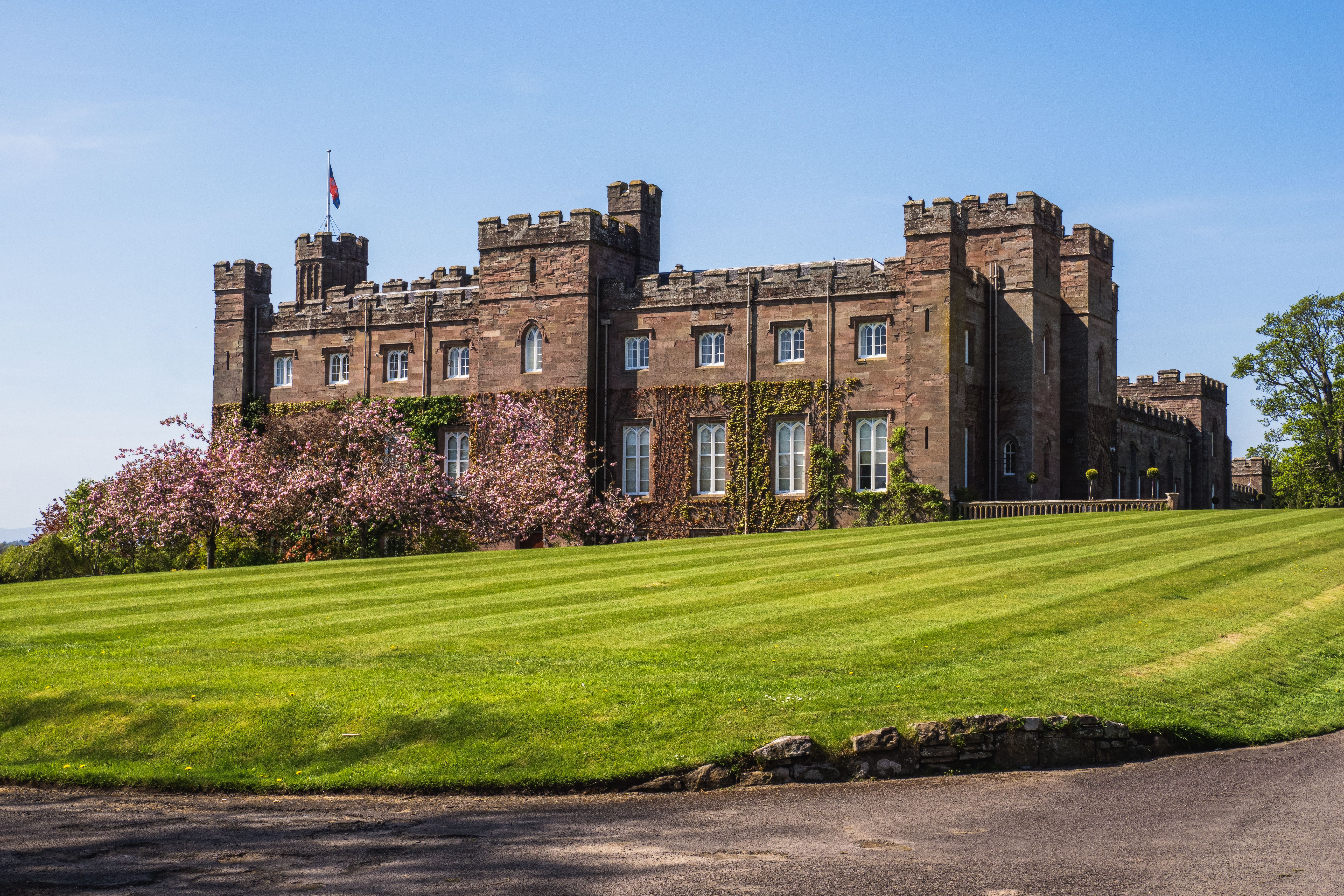 Historic Castle and Gardens in Springtime · Free Stock Photo