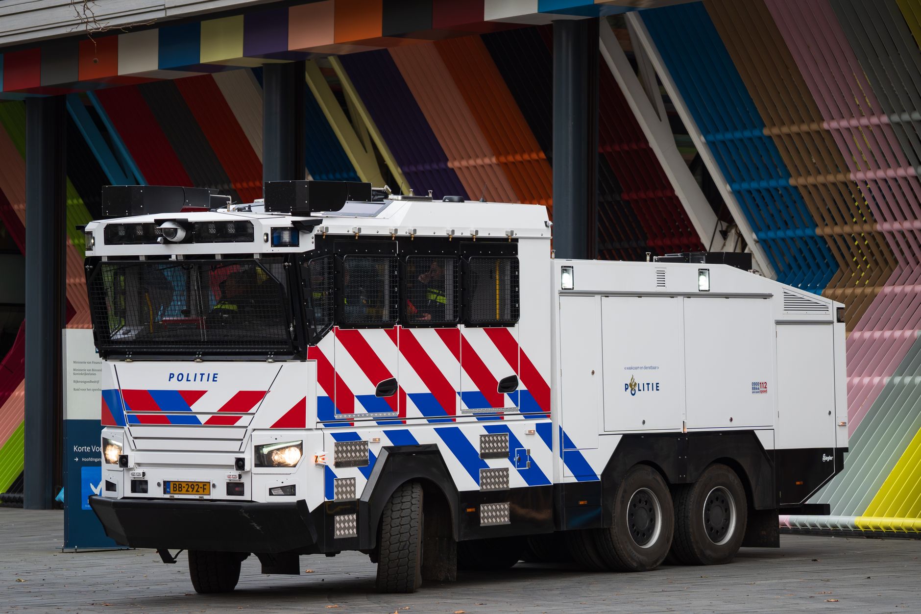 Hollanda'da polis ve itfaiye araçları