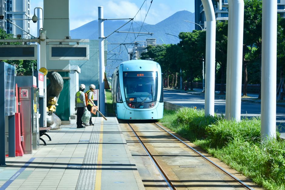 Incident dramatic în Cluj-Napoca – Cablu electric prăbușit peste un tramvai plin de călători pe Splaiul Independenței