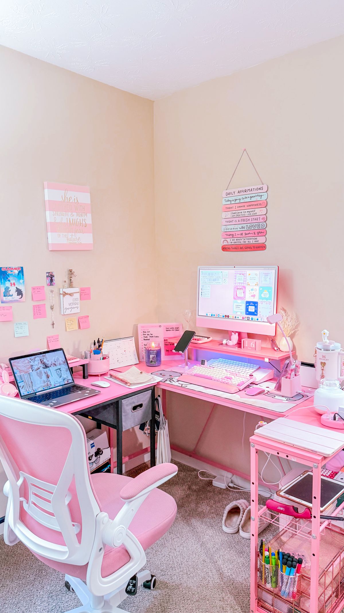Aesthetic Desk Accessories That Double as Cable Management