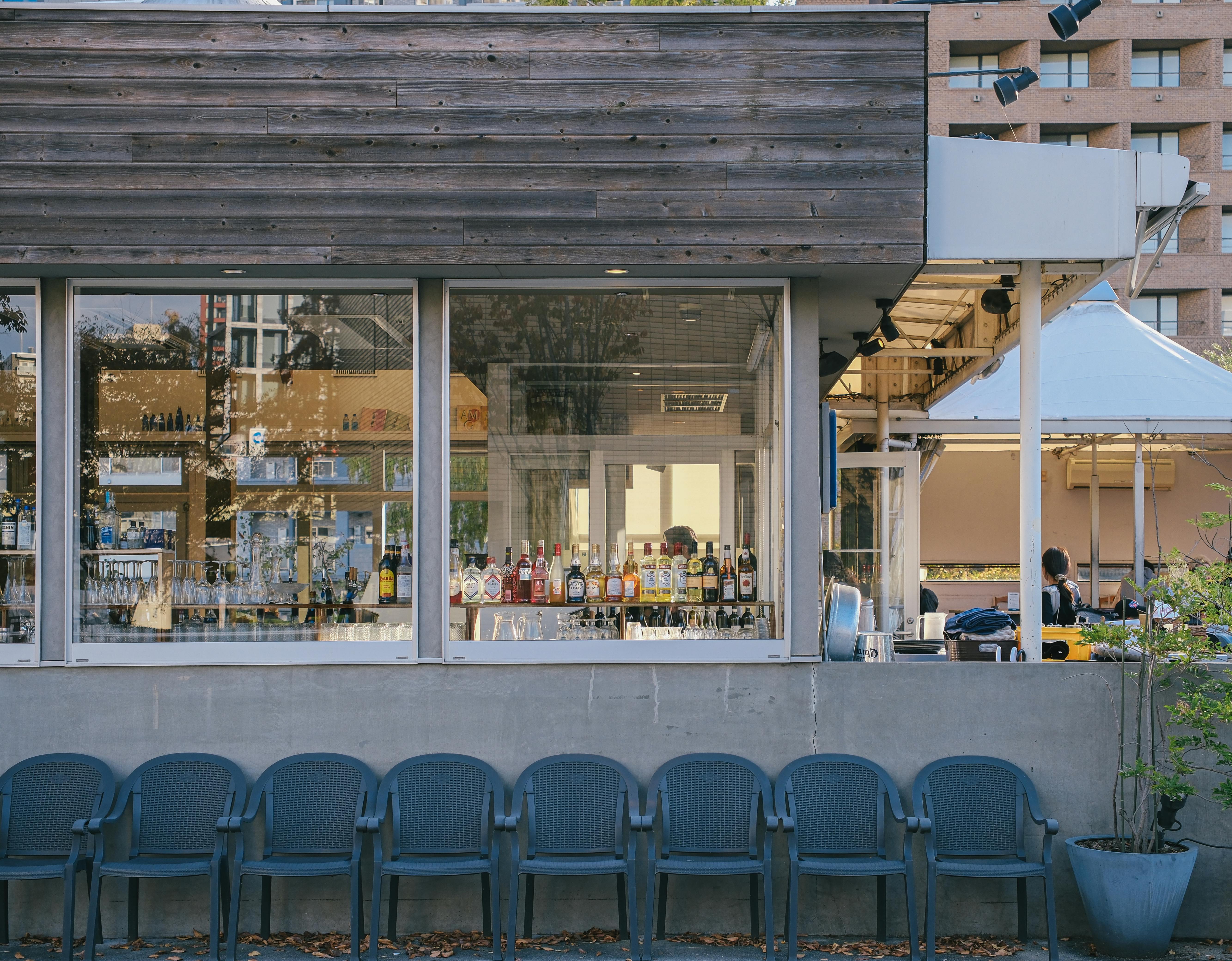 General Sports Bar to open at Edina's 50th &amp; France this summer — Photo by Huy Phan on Pexels