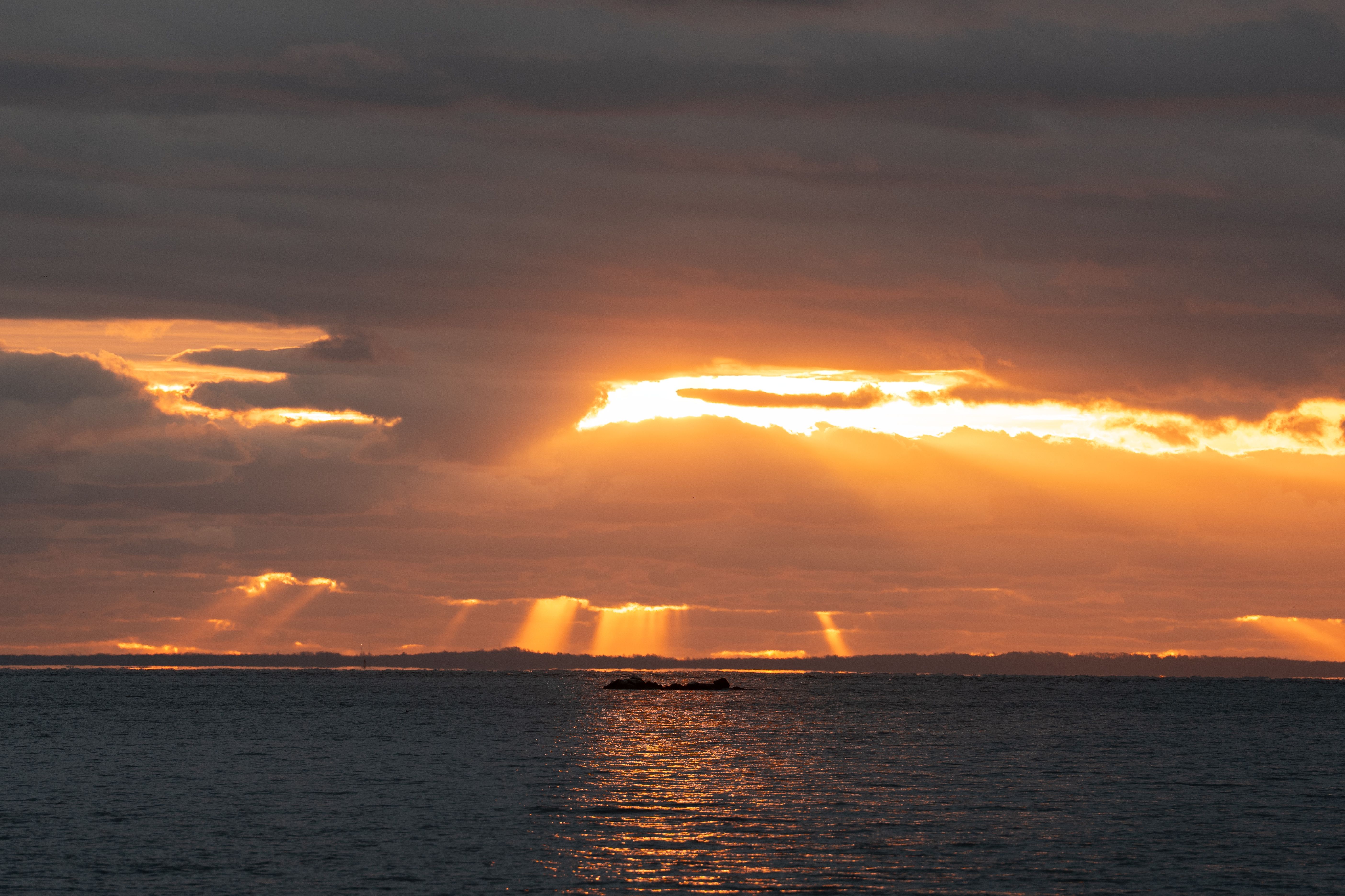 Sun Rise With Rays Photos, Download The BEST Free Sun Rise With Rays ...