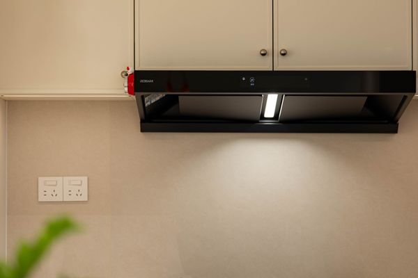 Kitchen Chimney & Exhaust Duct Mounting