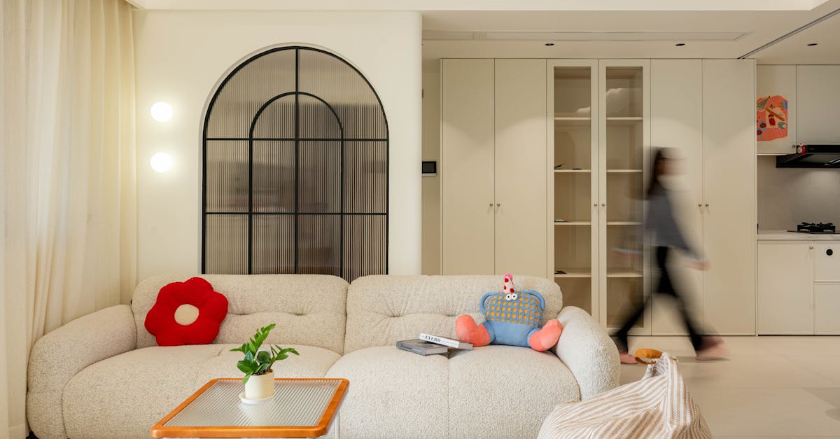 設計師撿客人舊床墊嘆窮人生活 網友驚呼搶破頭