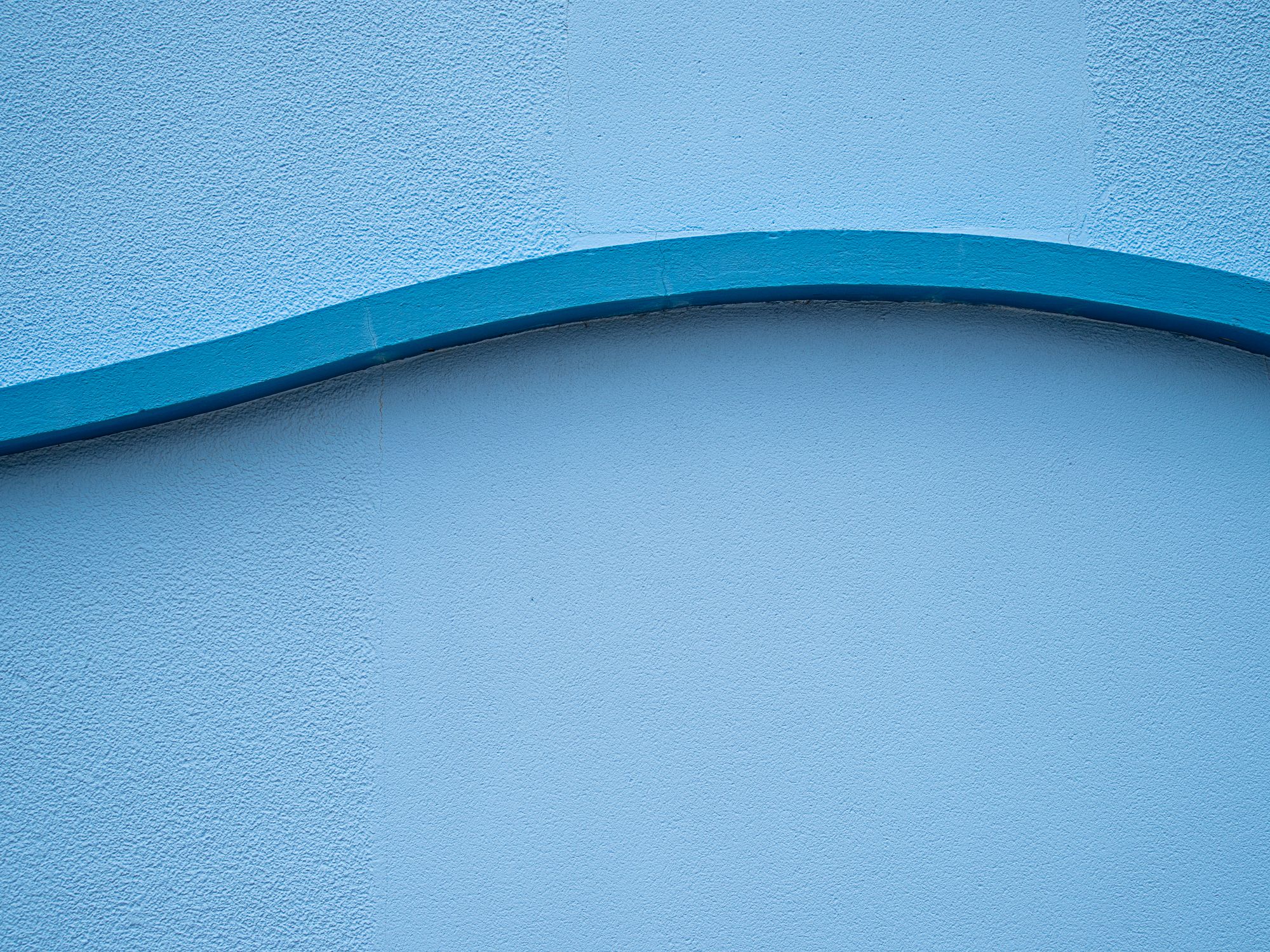 Plastering and Skimming in Swiss Cottage, Camden — professional painter and decorator at work