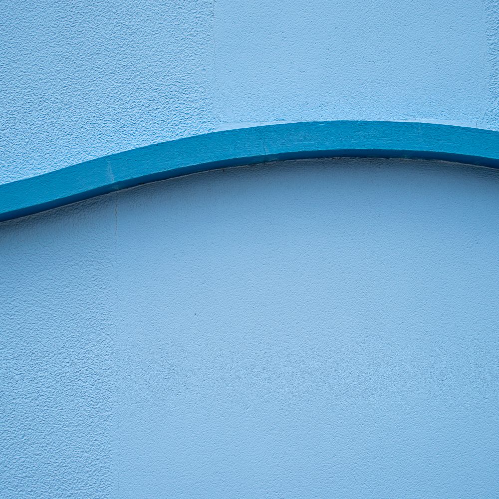 Painters and Decorators in Balham — clean edges cut in around trim and sockets