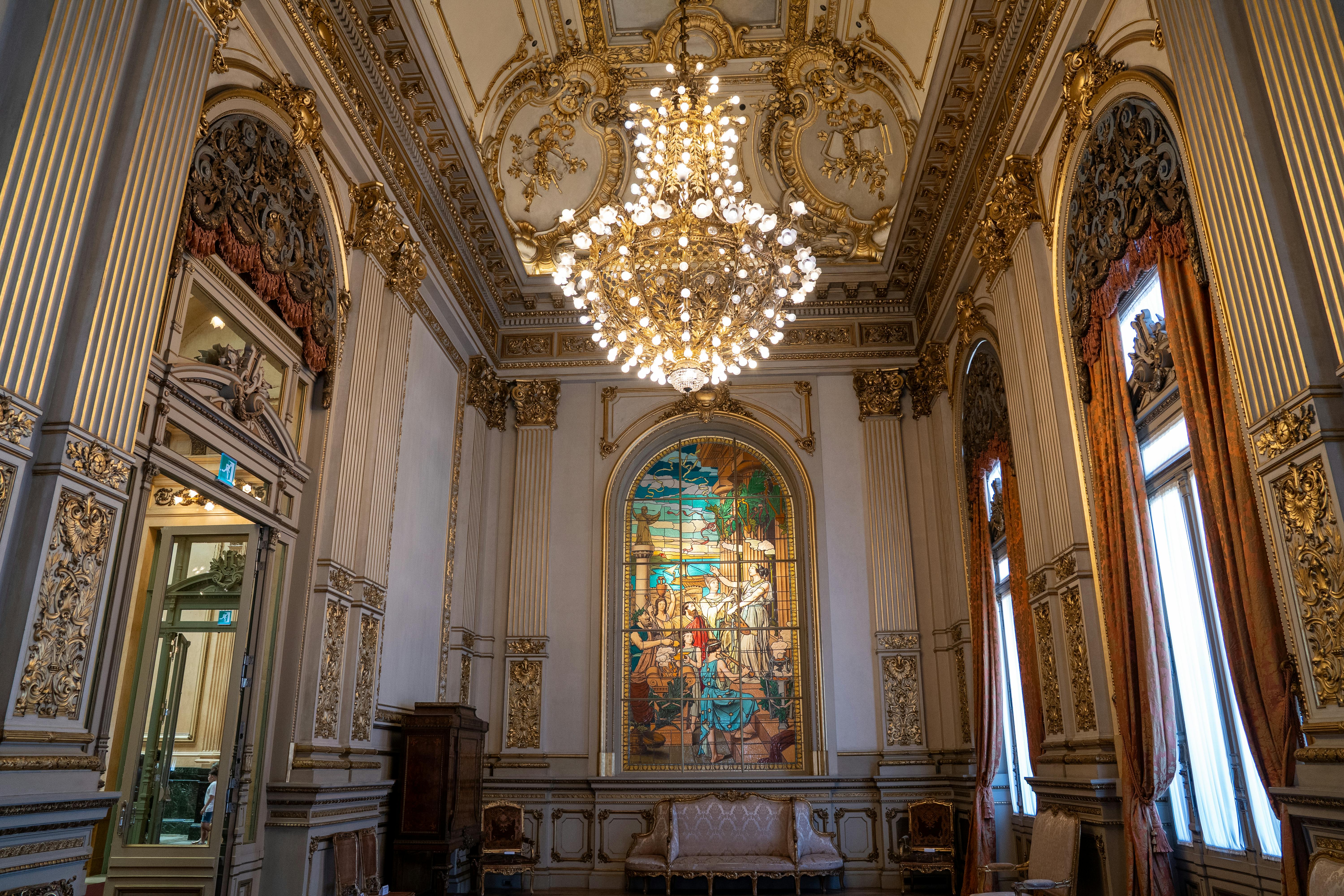 設計師撿客人舊床墊嘆窮人生活 網友驚呼搶破頭