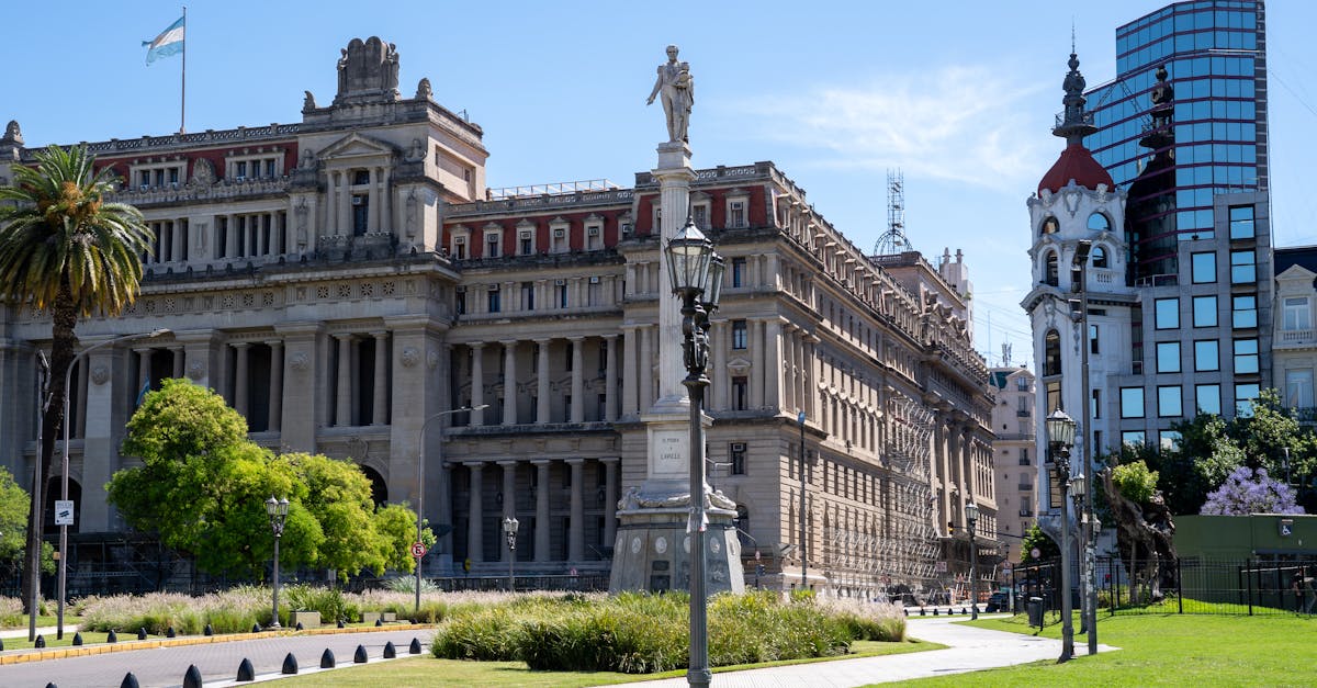 台灣最新政治動態解析:政黨合作與政策趨勢全面剖析