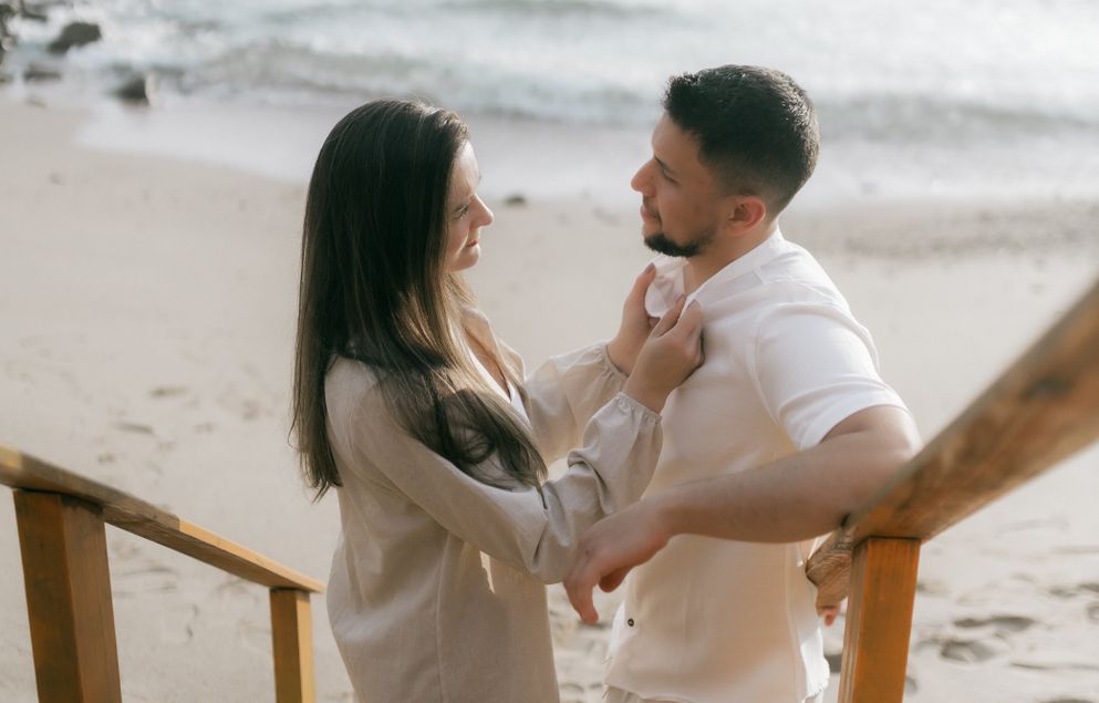 Online dating: starting a conversation on a niche platform