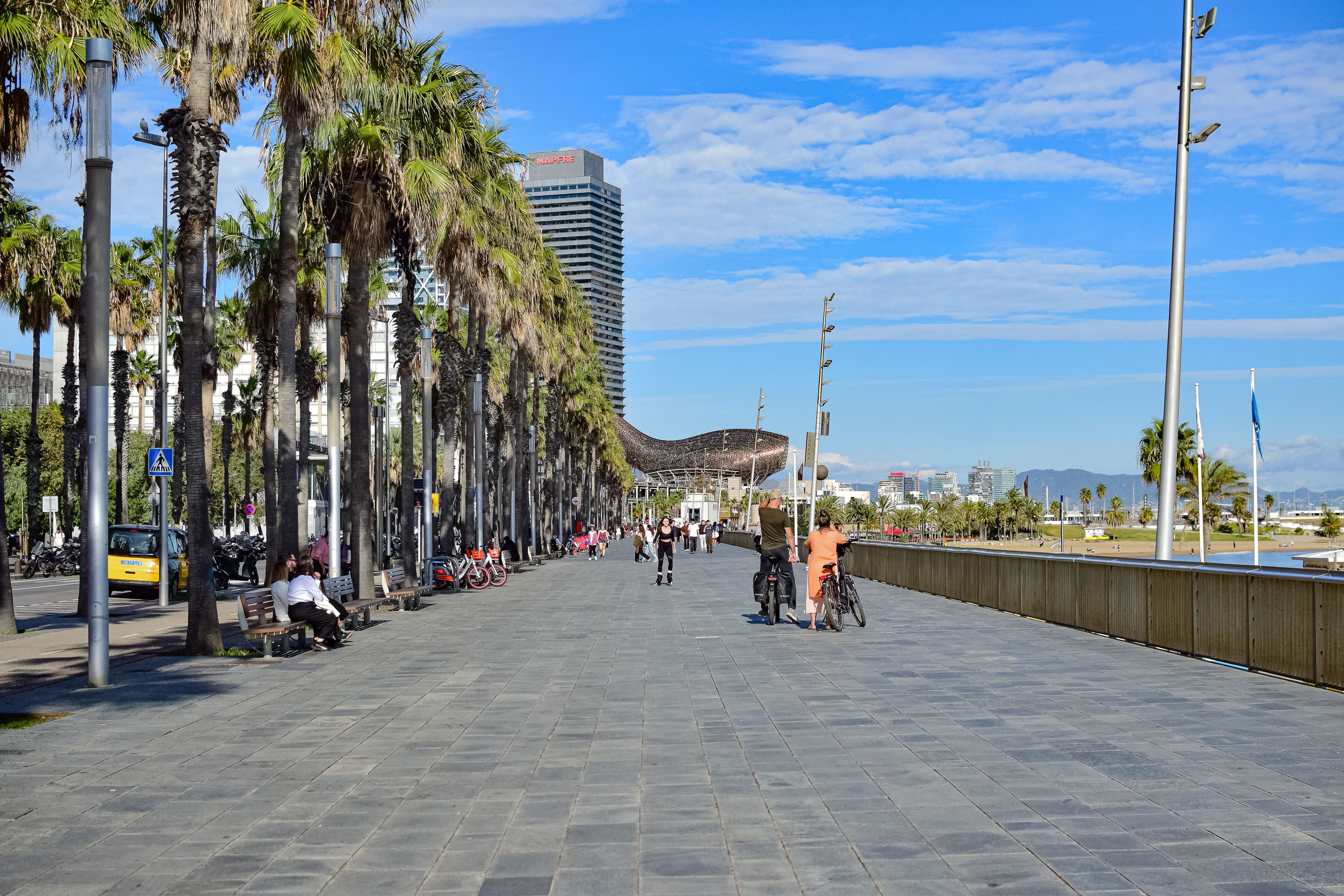 Rambla Nova pedestrian promenade looking southwest toward the Balcó del Mediterrani, Tarragona