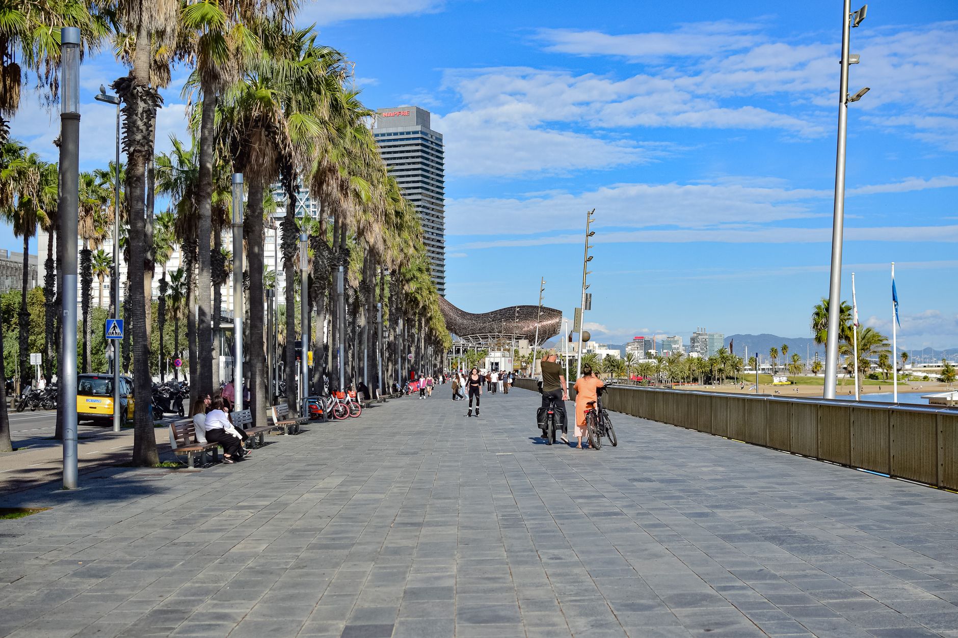 Rambla Nova pedestrian promenade looking southwest toward the Balcó del Mediterrani, Tarragona