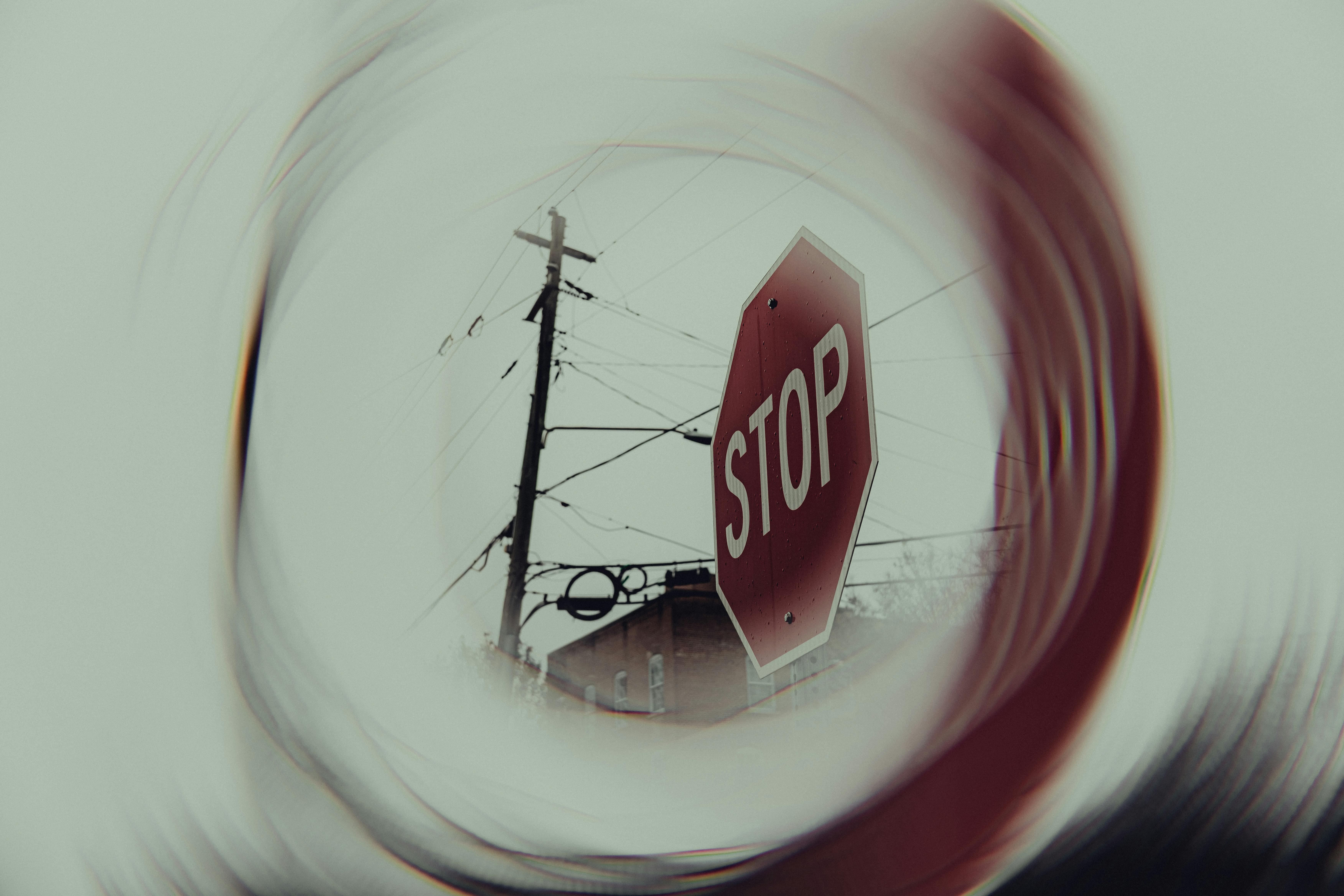 Zadarmo Kreatívny záber stopky s vírivým rozmazaným efektom, ktorý dodáva umelecký nádych. Fotka z fotobanky