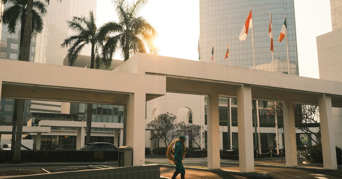 全球經濟展望下調 台灣財經市場穩中求進