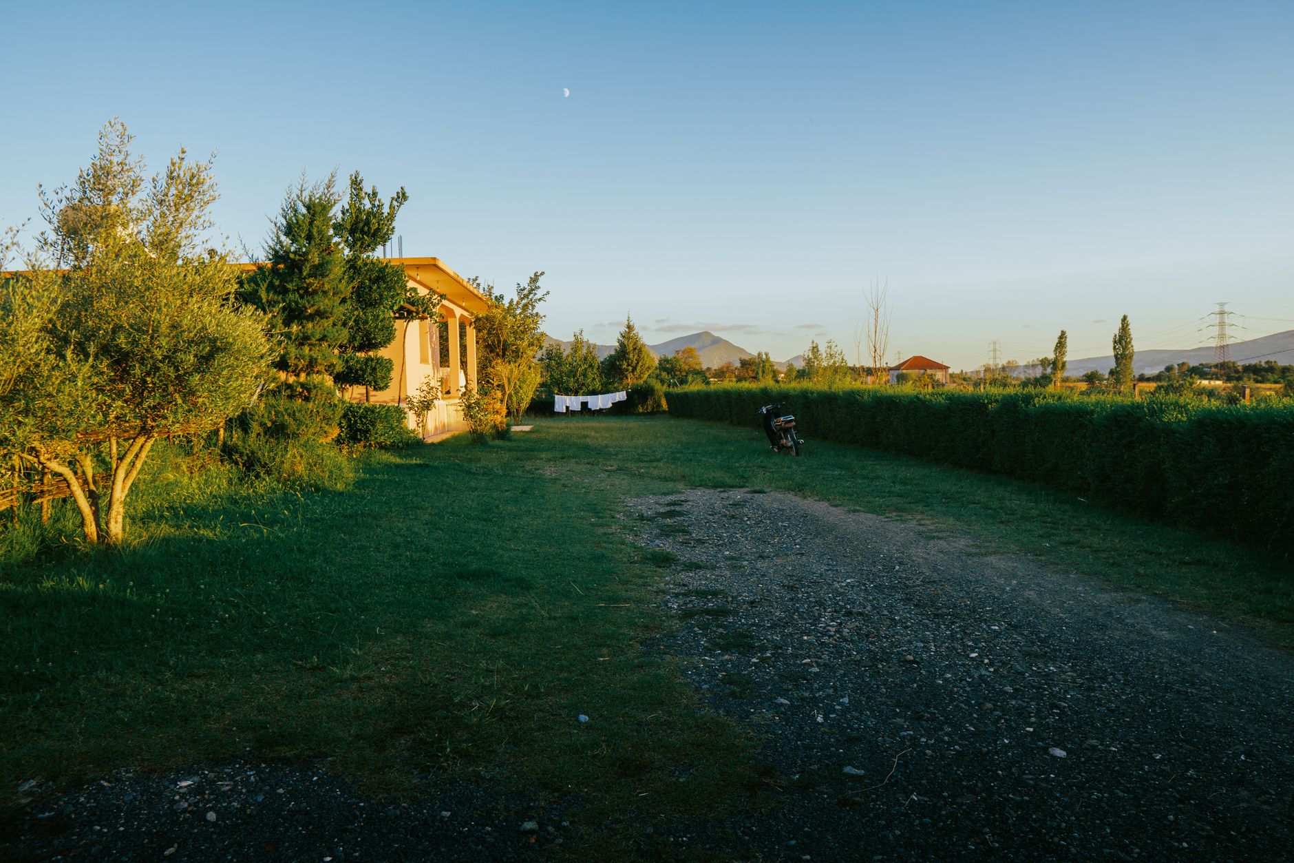 Menjelajahi Tirana, Albania: Kota Warna & Hidden Gem yang Memukau