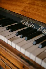 Wisata manfaat, Wisata murah