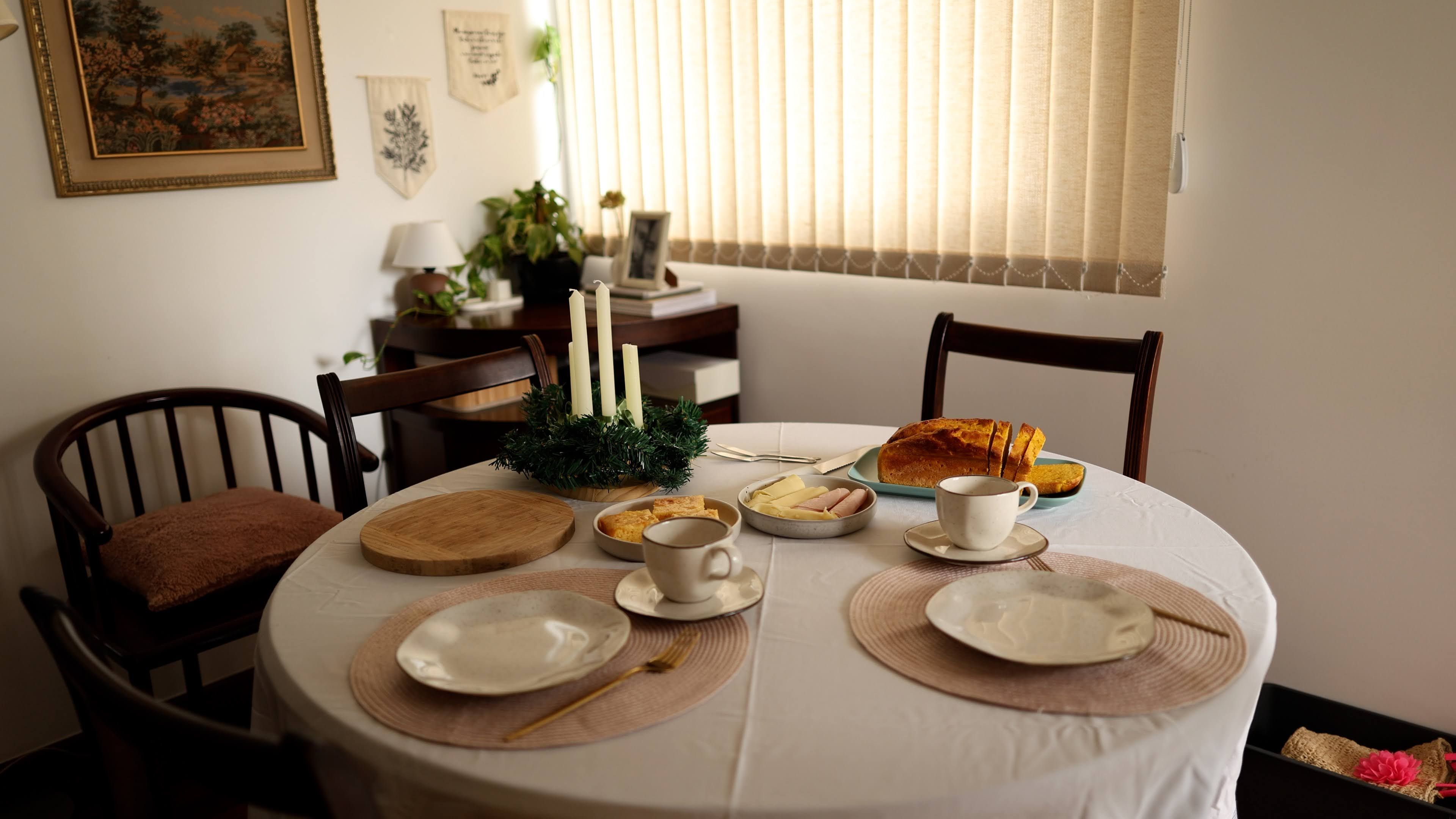 Comedor con mesa artesanal