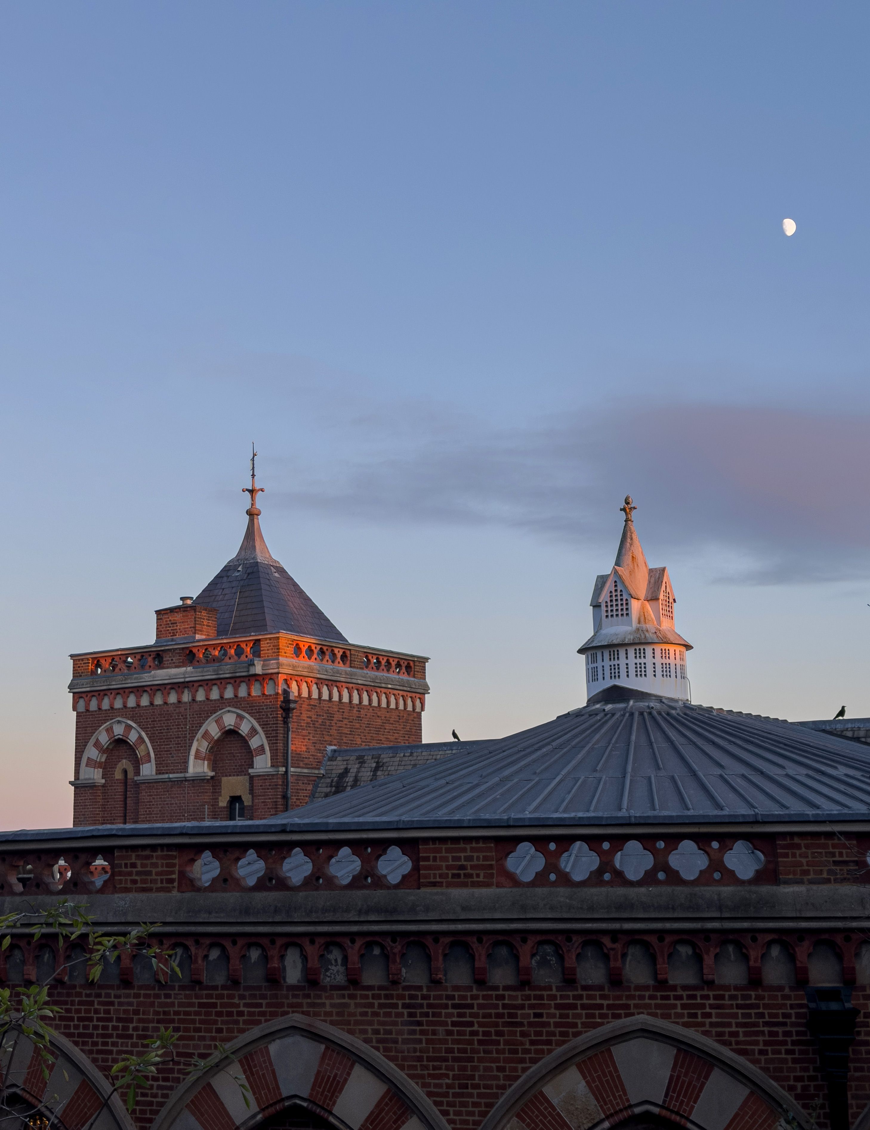 Stunning Evening View of Harrow on the Hill Architecture · Free Stock Photo