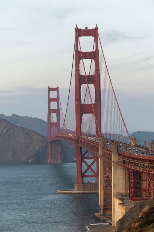 Free Iconic view of the Golden Gate Bridge spanning San Francisco Bay at twilight. Stock Photo
