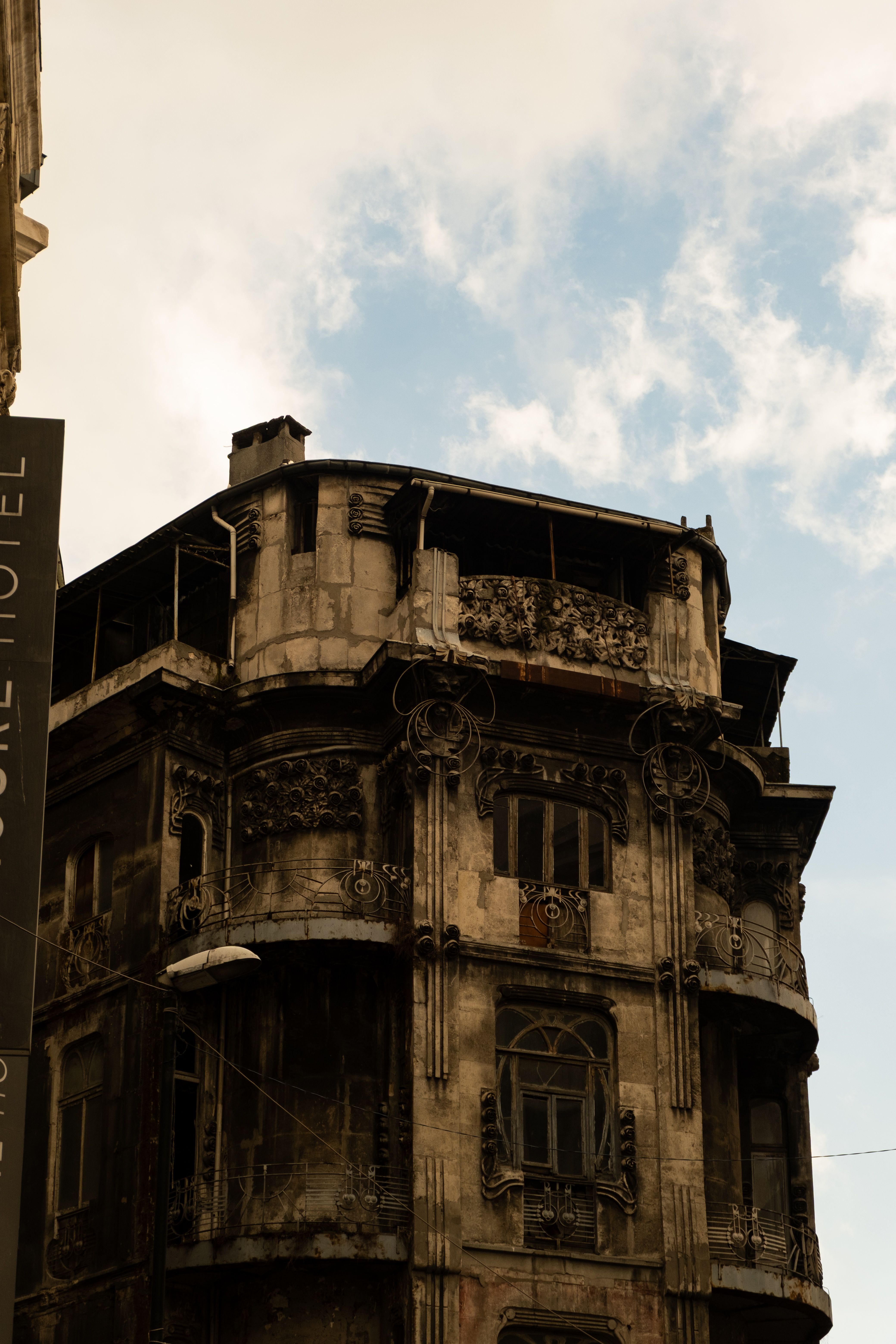 Vintage Architectural Style of Old Building · Free Stock Photo