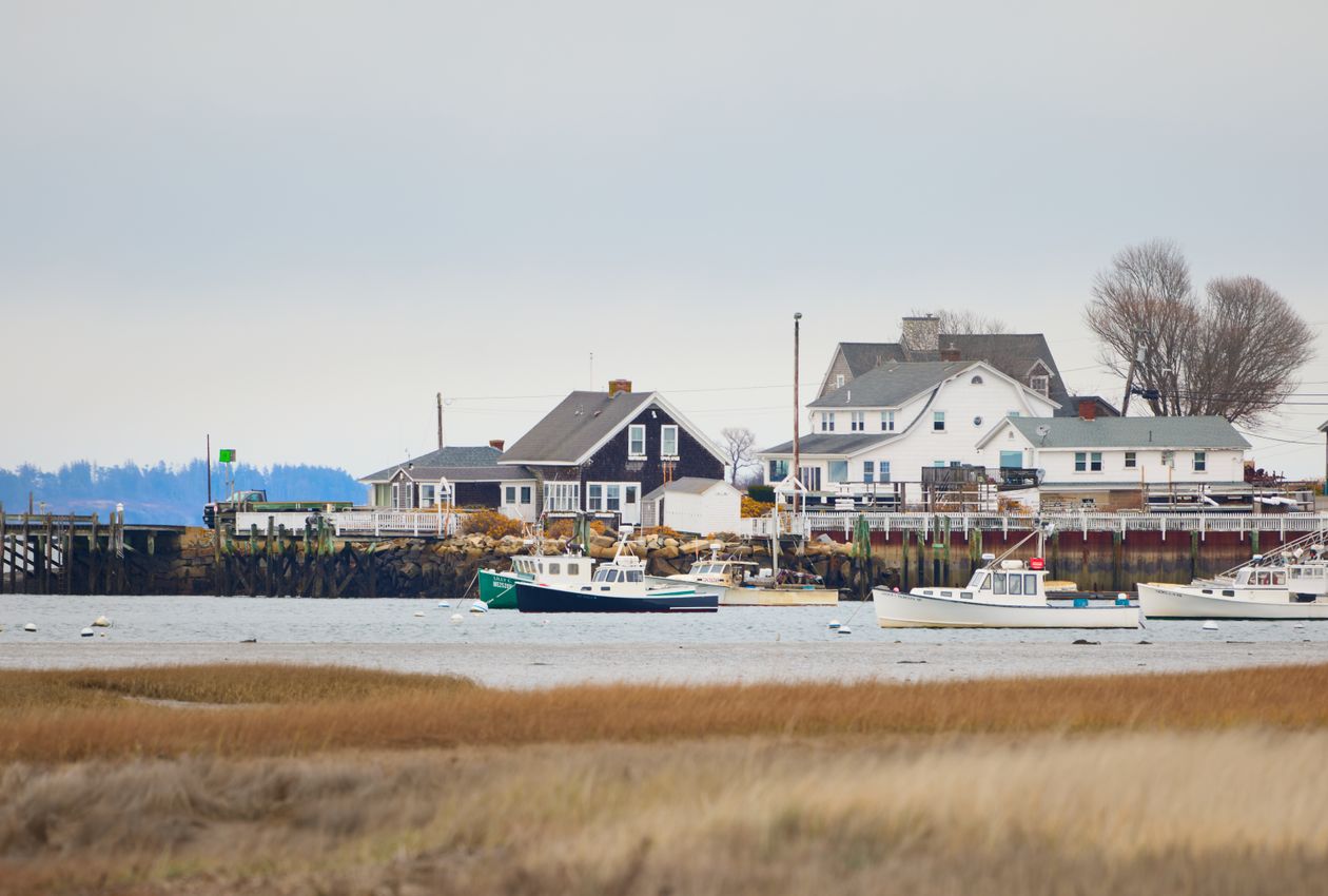 Salt-Washed Piers and Granite Shoals: A Day-Trip Escape to Historic Gloucester Harbor