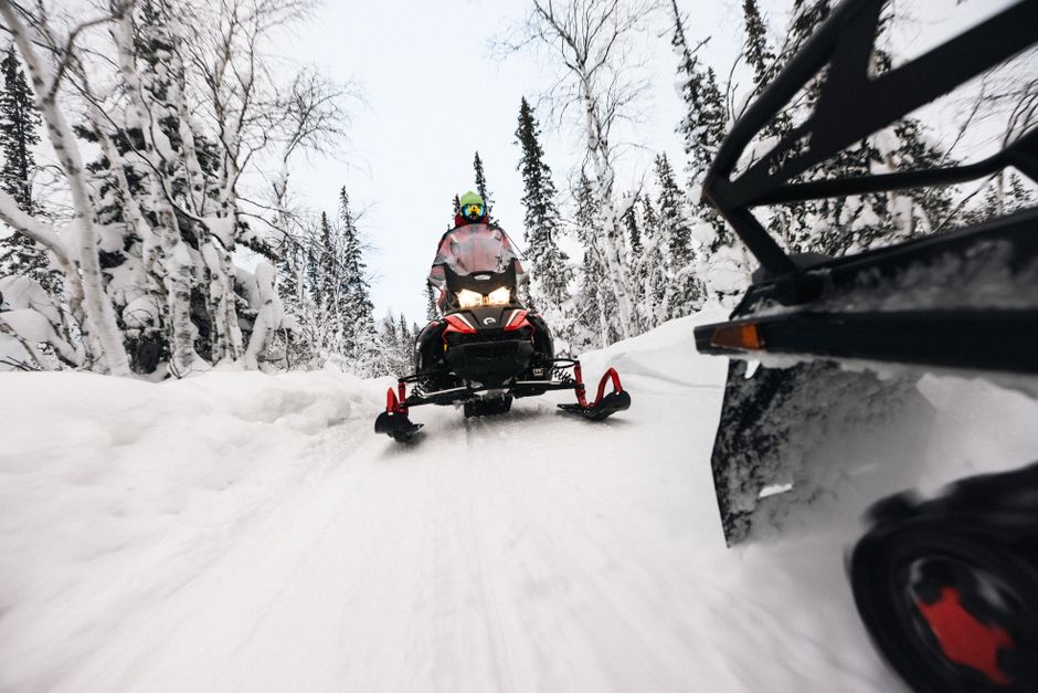 Snowmobile (Polaris 550)