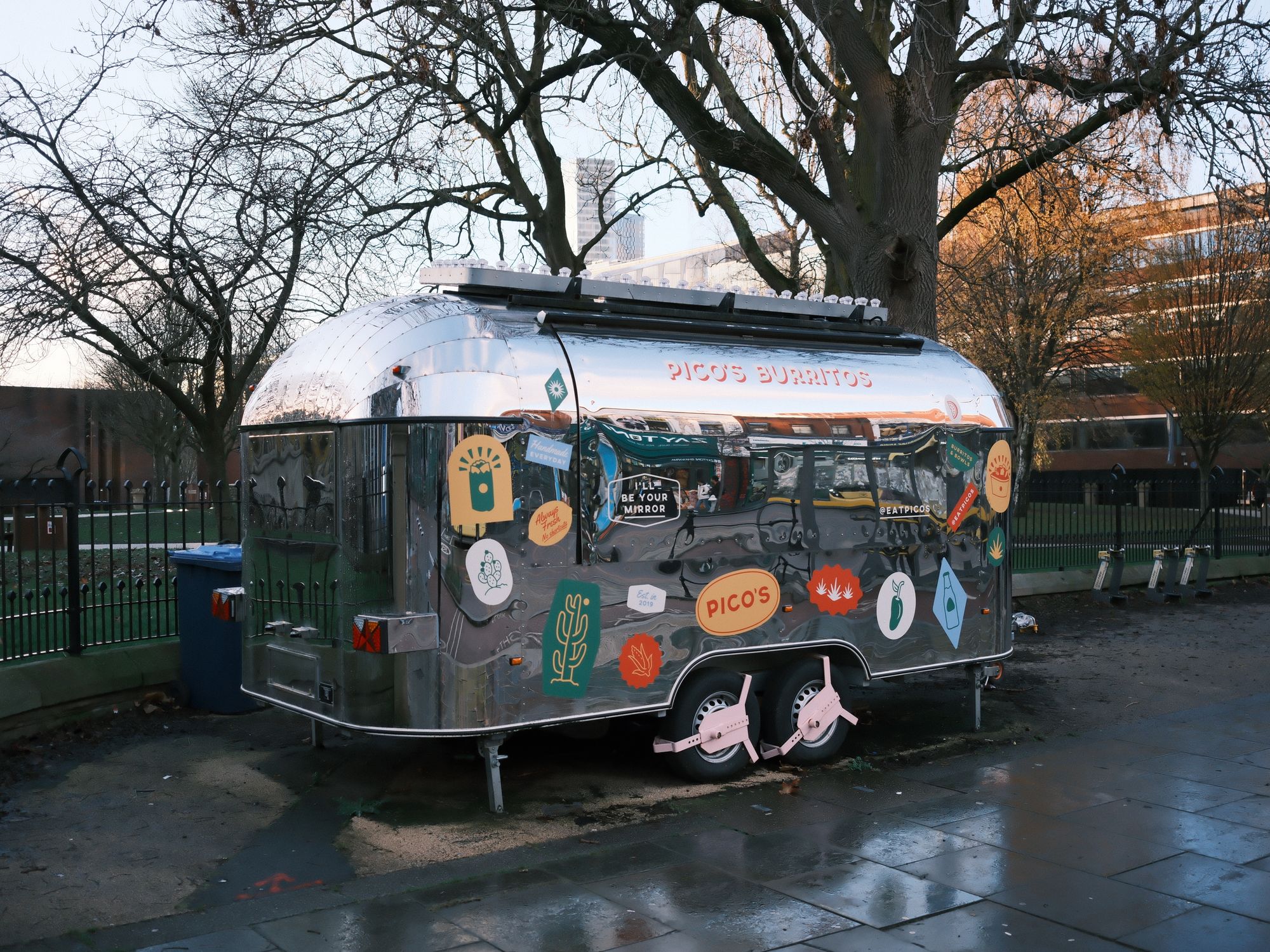 Man and Van in Hackney Wick, East London — man and van team loading a removal van