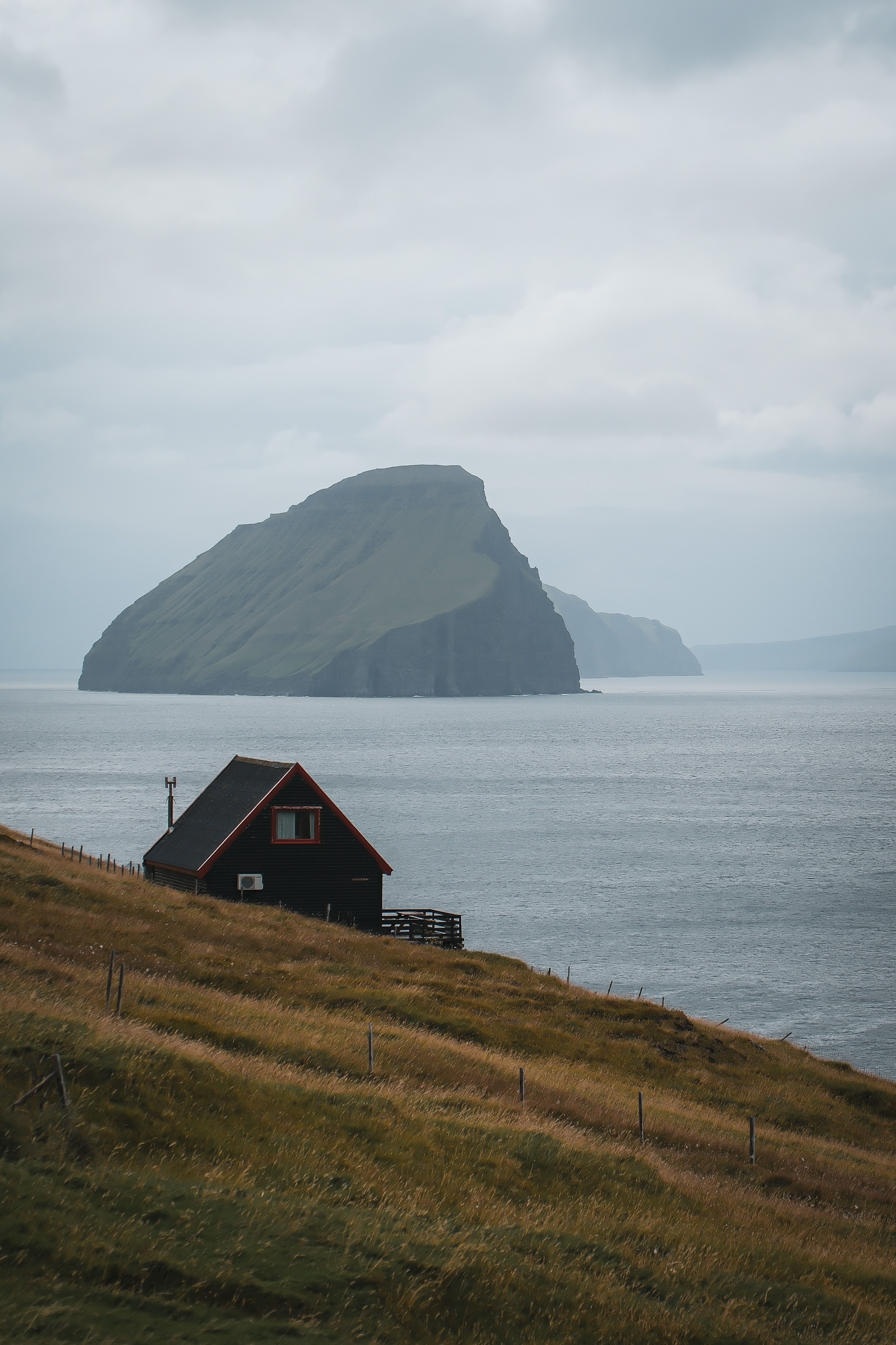 Scenic View of Remote House by Ocean · Free Stock Photo