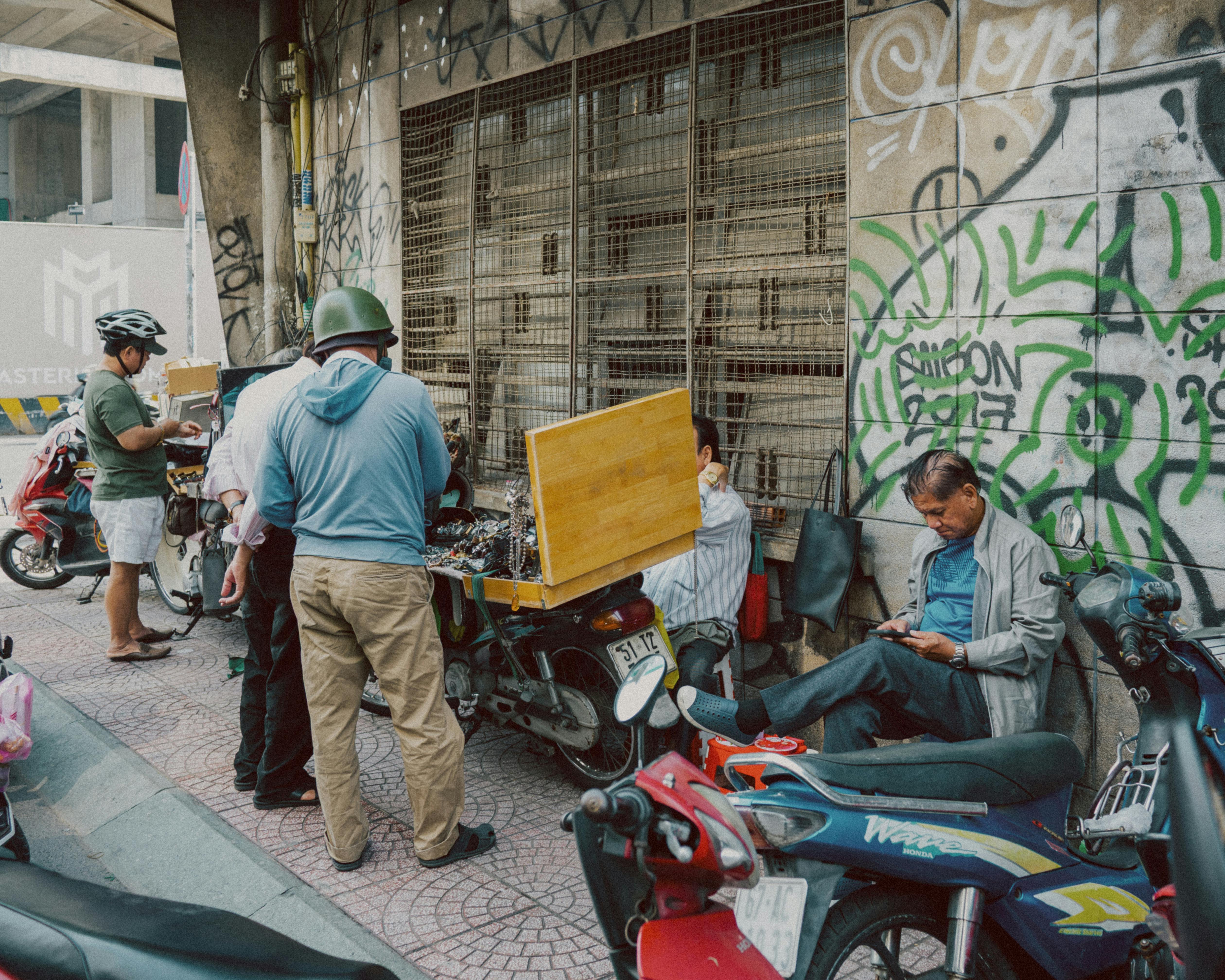 the side hustle idea e commerce side hustle — Photo by Nguyen Duc Toan on Pexels