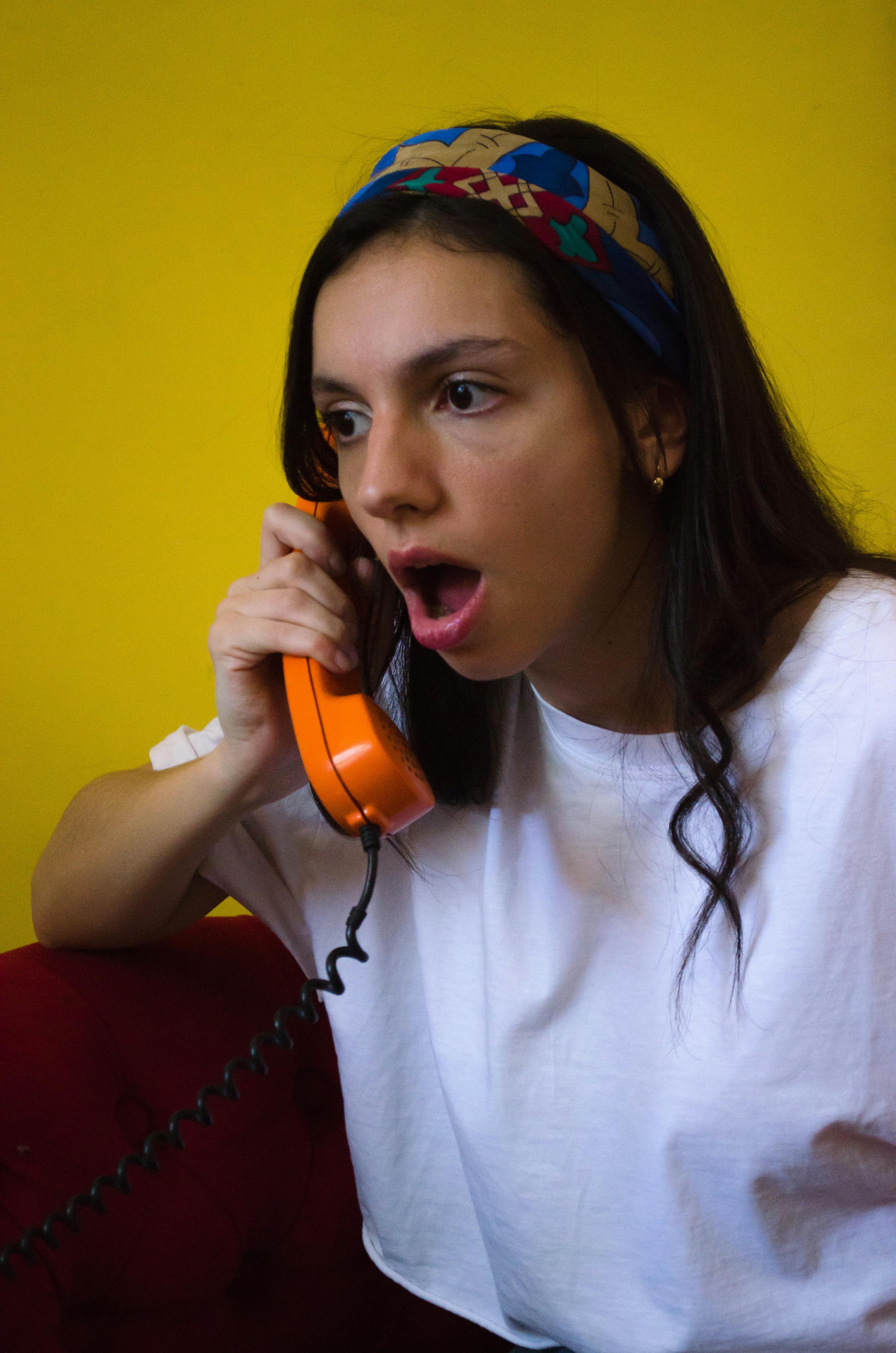 grátis Foto profissional grátis de adulto jovem, arco de cabelo, bandana Foto profissional