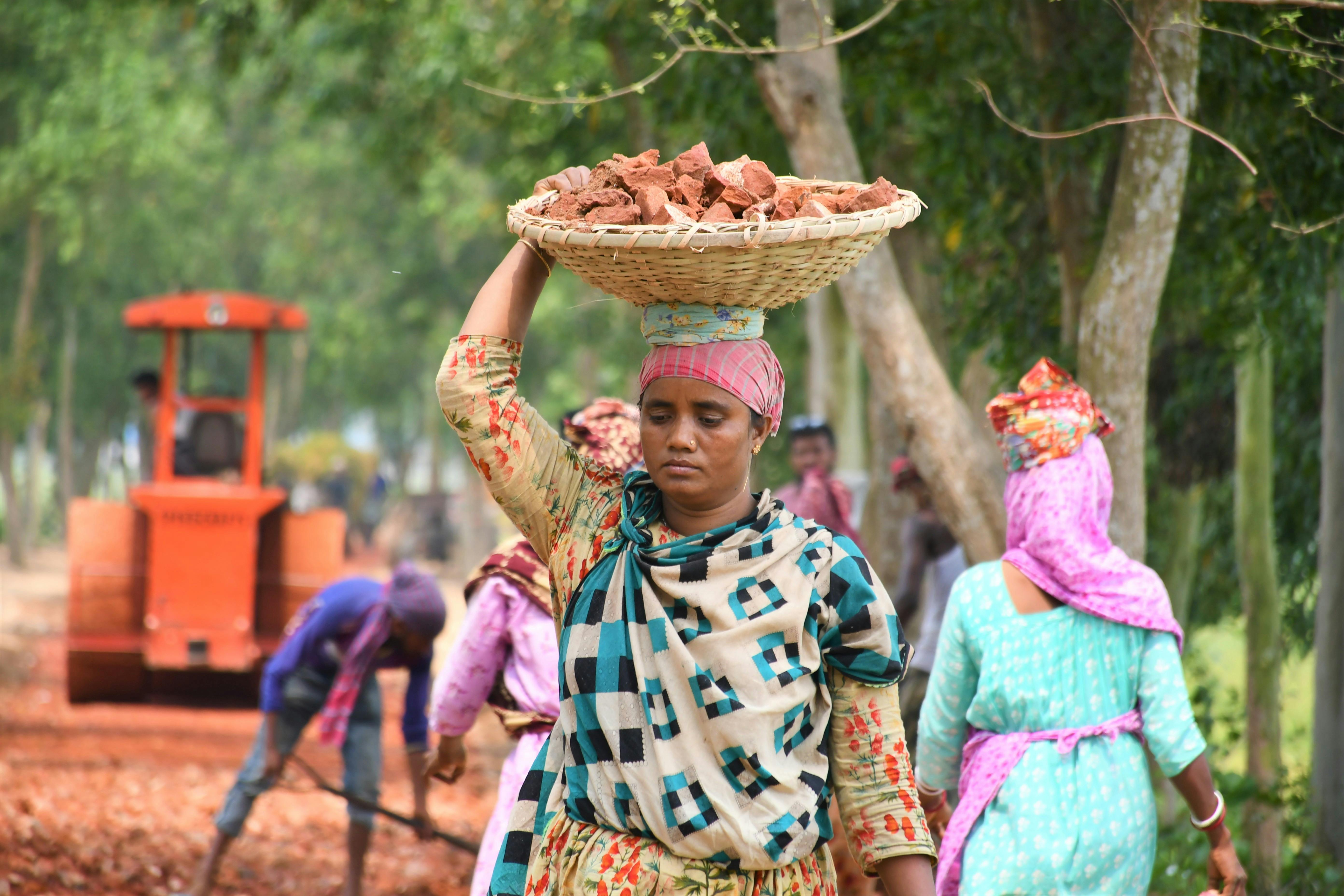 失業率創25年新低卻隱憂浮現！工時不足問題持續攀升，部分族群生