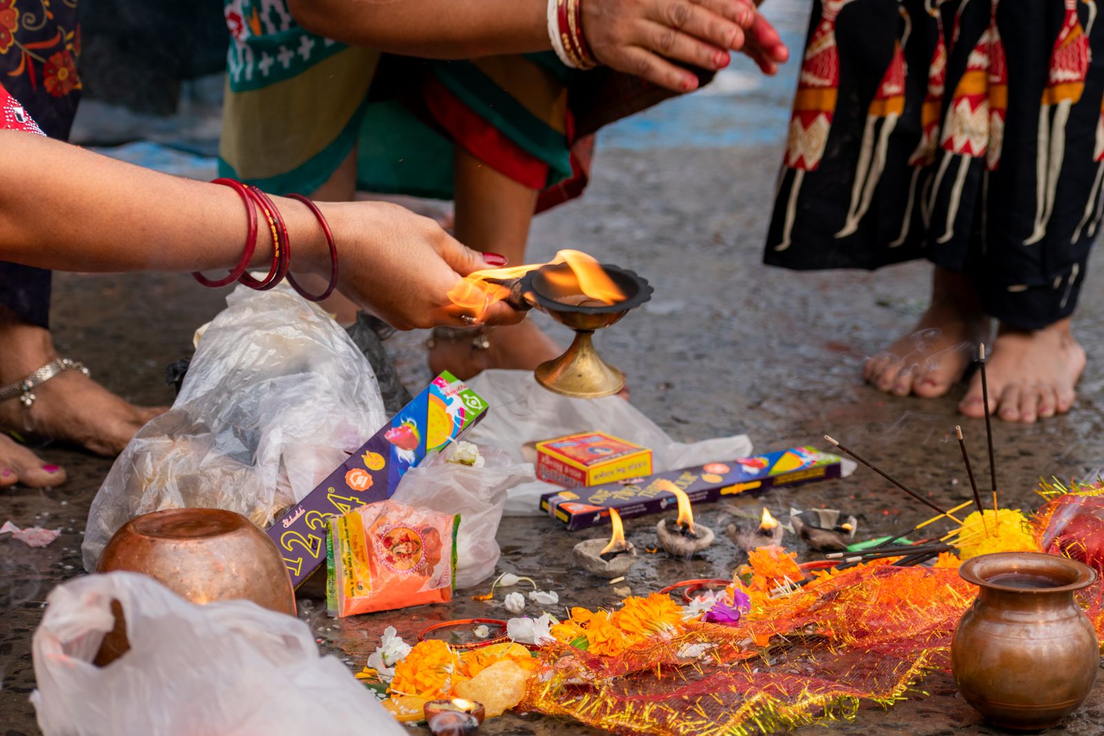 Indian Purification Ritual Traditional Hindu Ritual Ceremony in Kolkata · Free Stock Photo