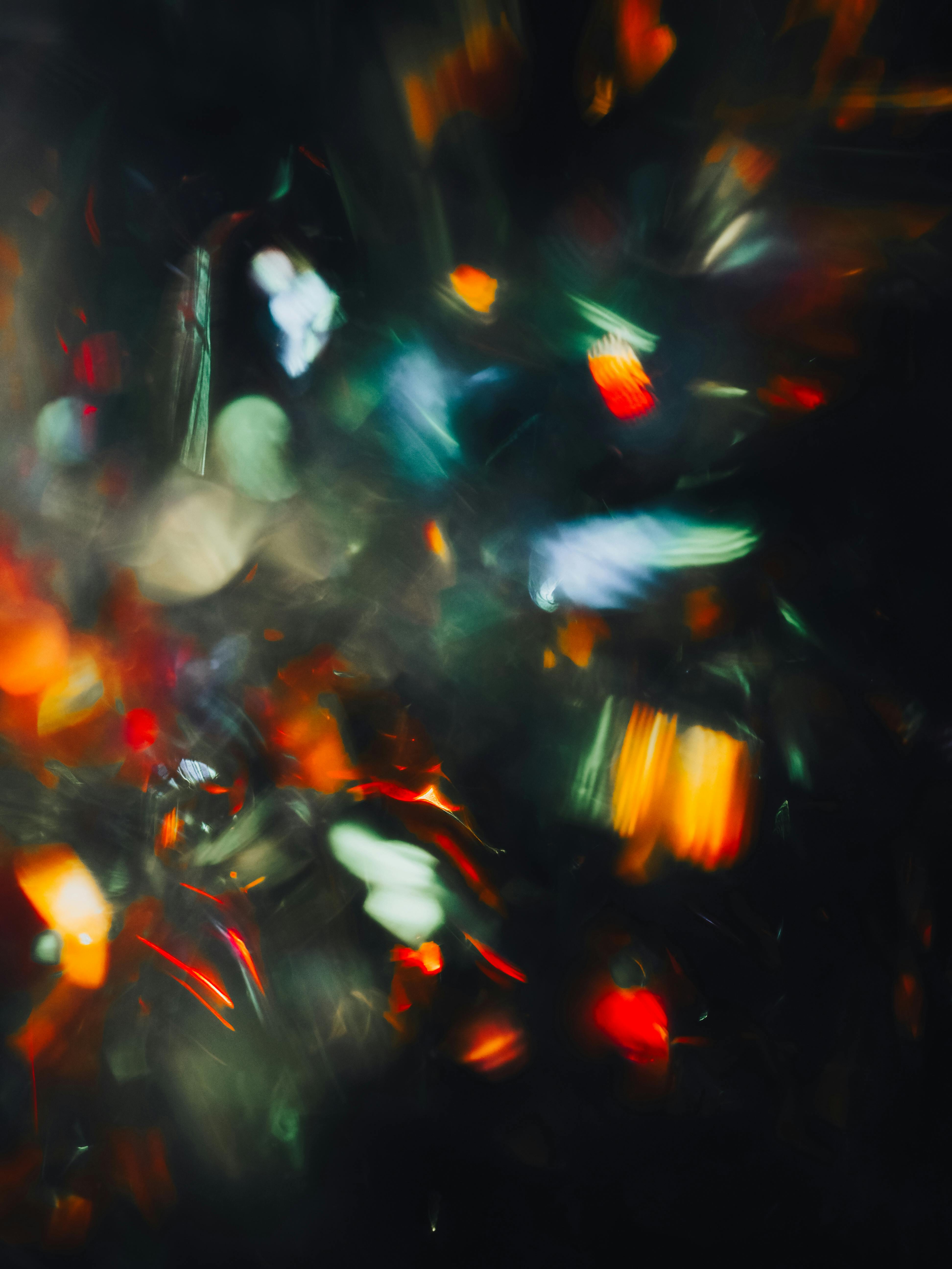 Zadarmo Živý abstraktný obraz s farebnými odrazmi svetla vytvárajúcimi efekt kaleidoskopu. Fotka z fotobanky