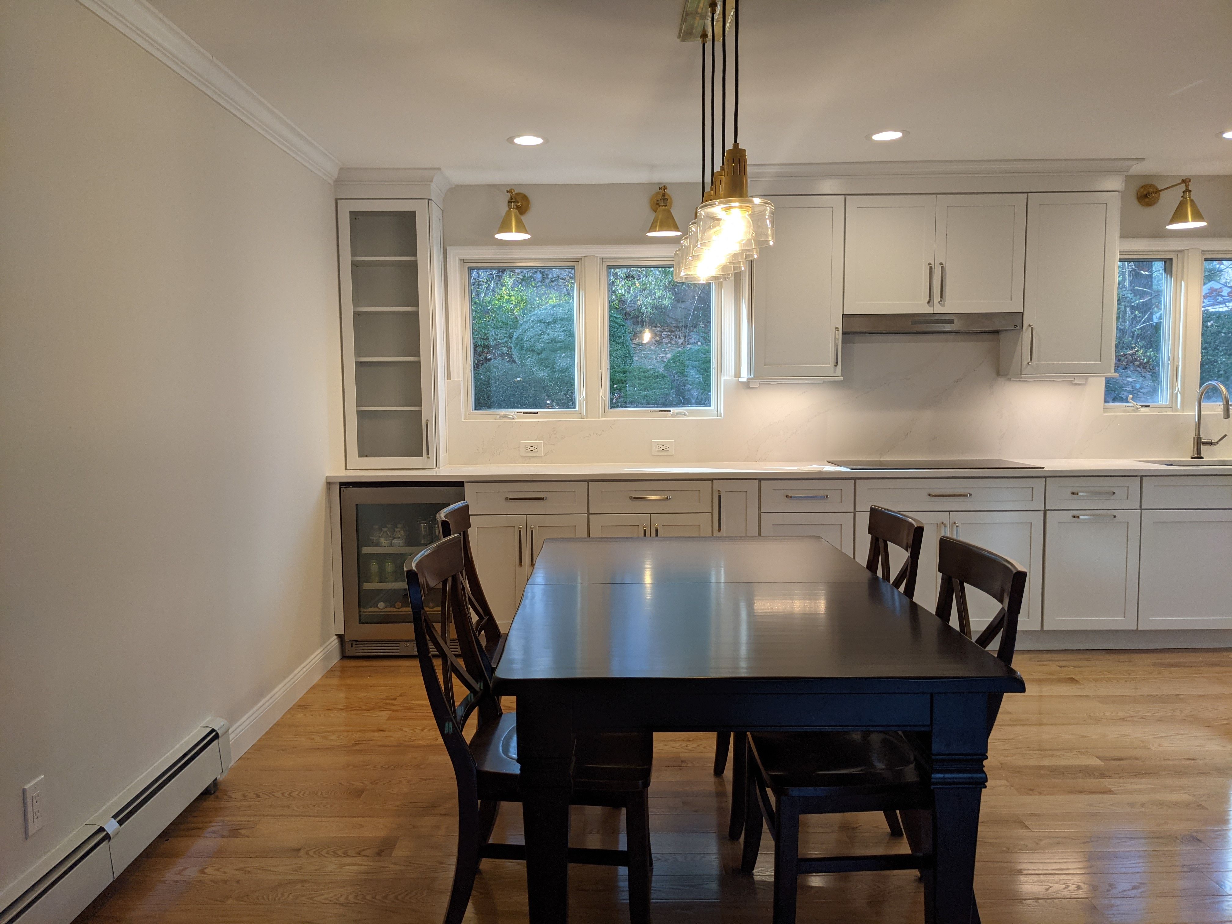 Modern Kitchen with Dining Table and Natural Light · Free Stock Photo