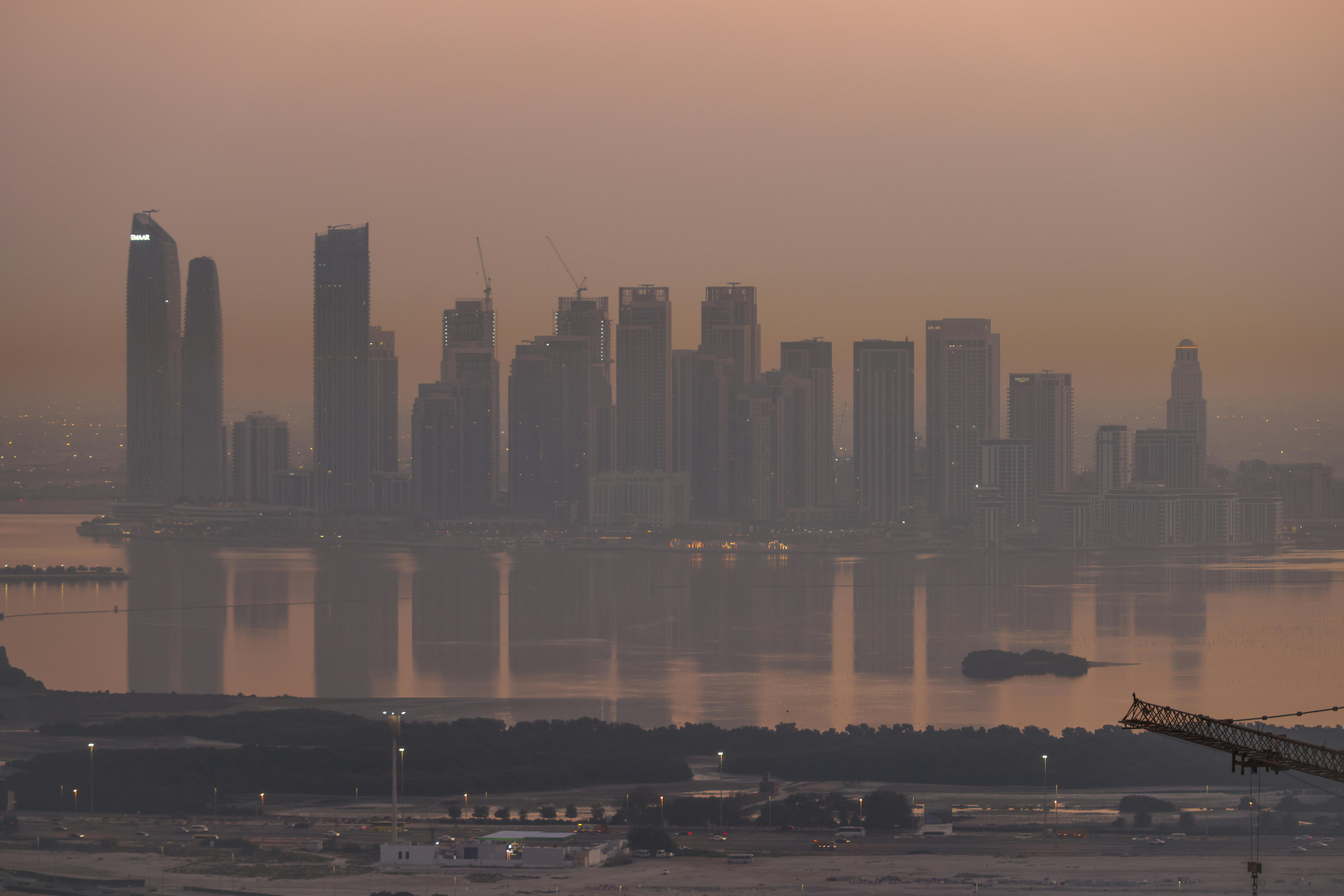 全球經濟展望下調 台灣財經市場穩中求進