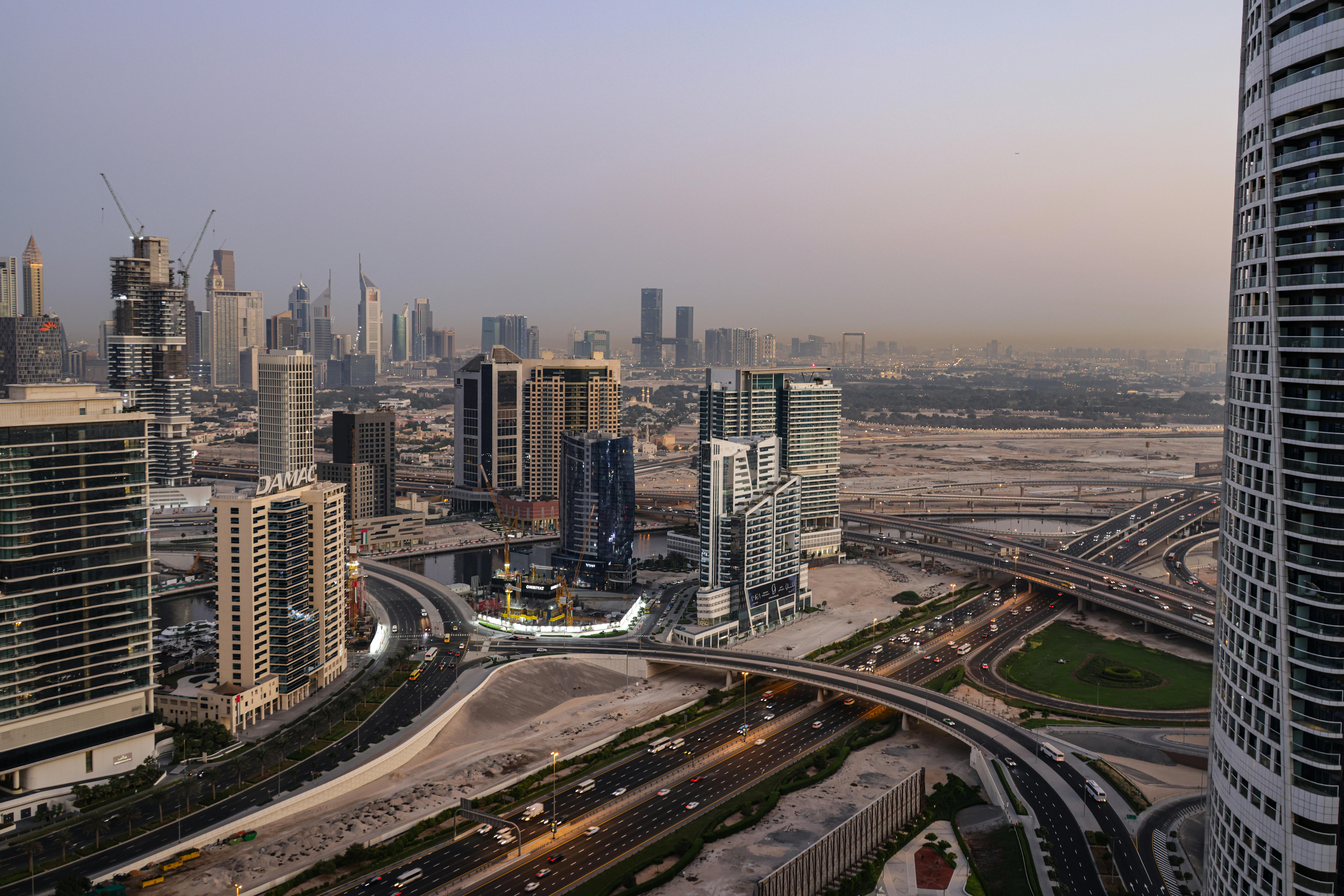 全球經濟展望下調 台灣財經市場穩中求進