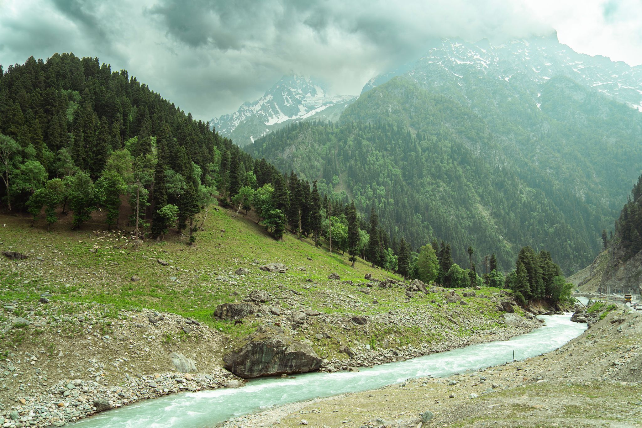 Thajiwas Glacier