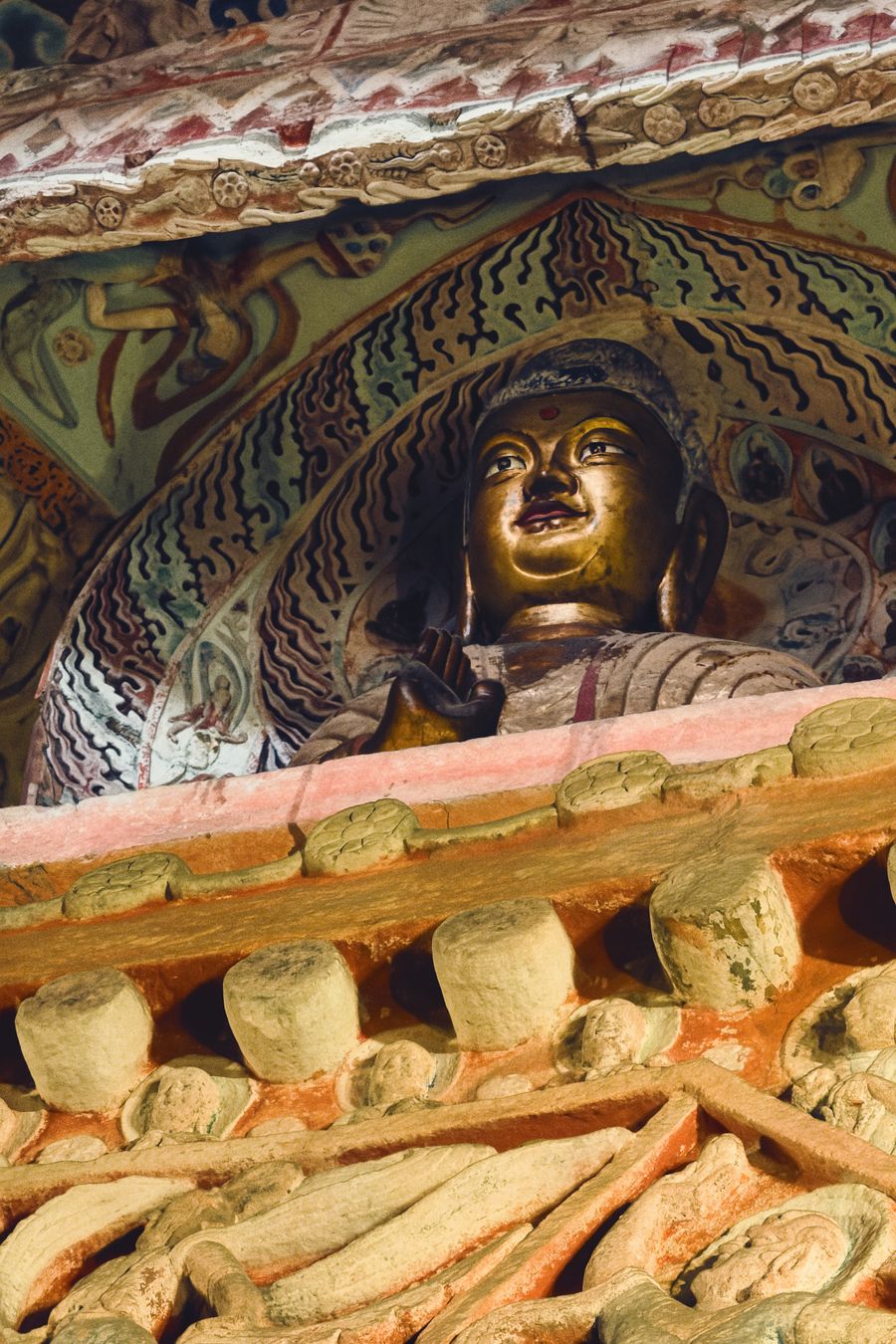 Buda dourado nas Cavernas de Yungang, em Datong