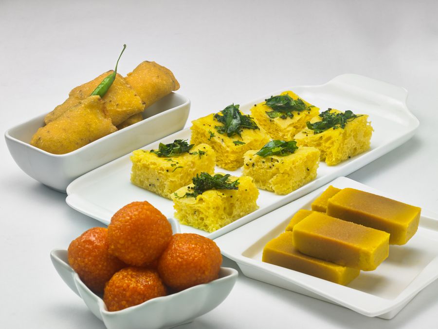 Famous Sialkoti Guldasta Sweets Hamper