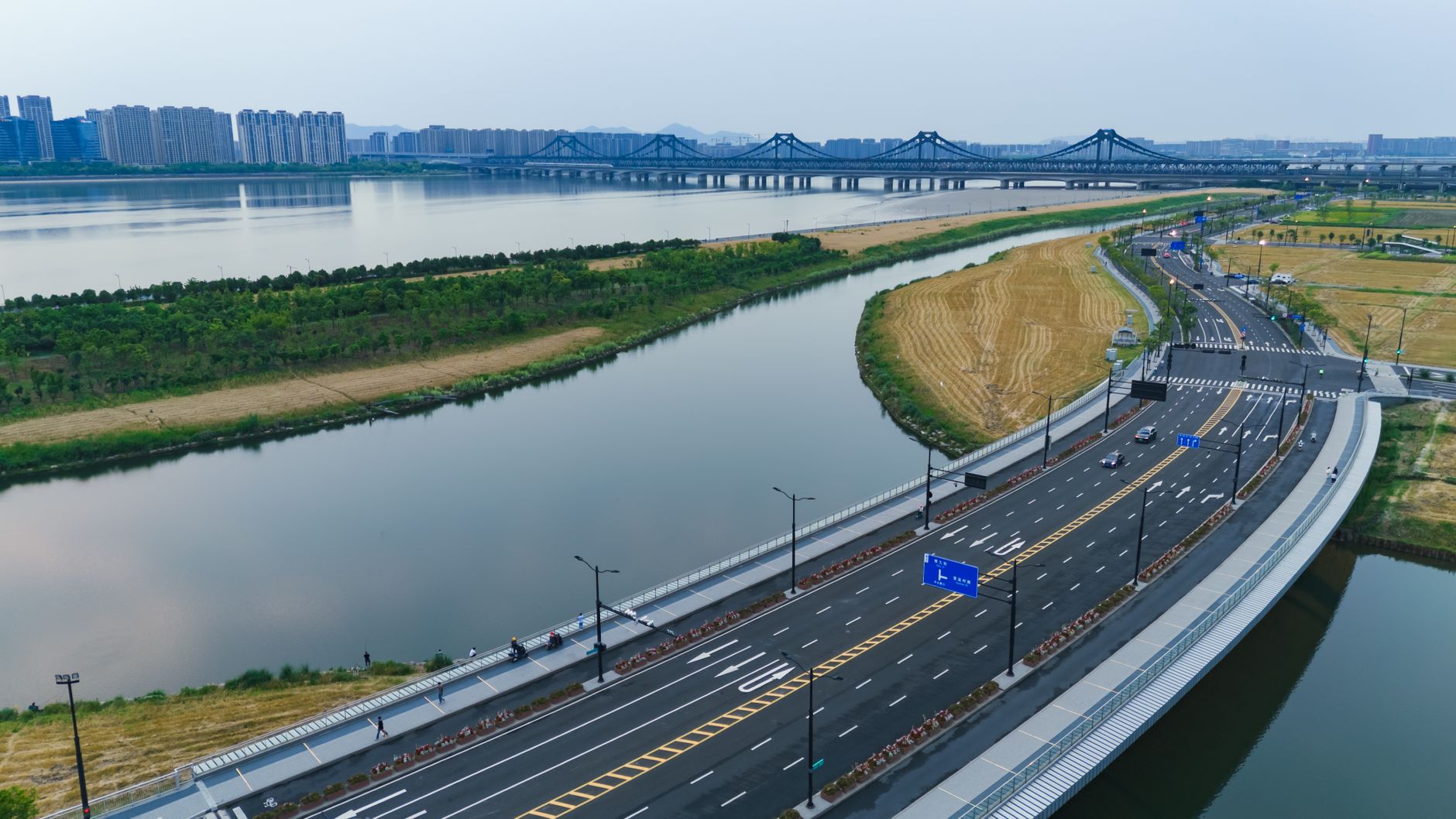 Ningxia transportation highway bridge Yinchuan airport — Photo by Acres of Film
