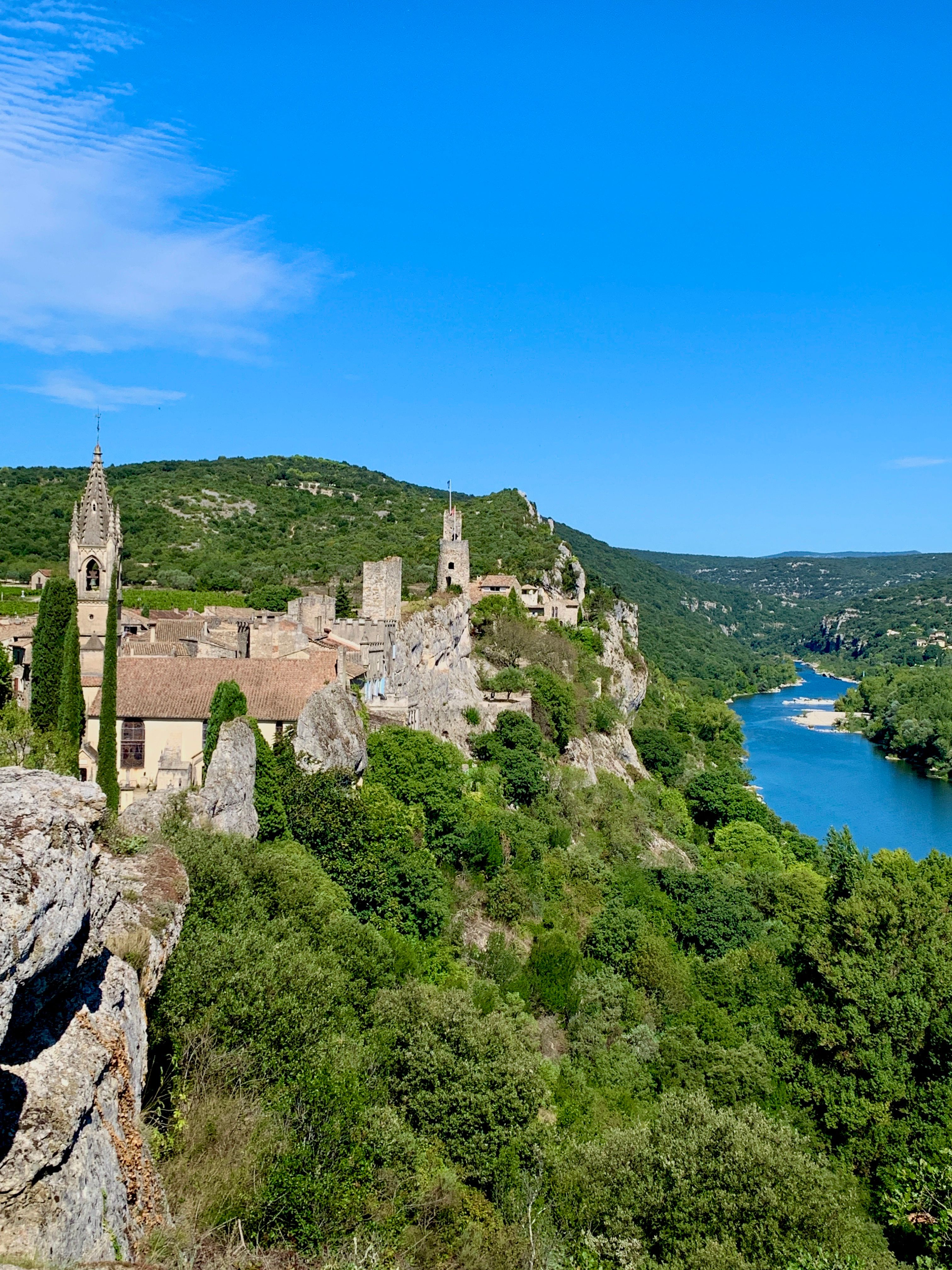 Itinéraire patrimonial train + marche abbaye Saint-Guilhem-le-Désert hors saison - illustration