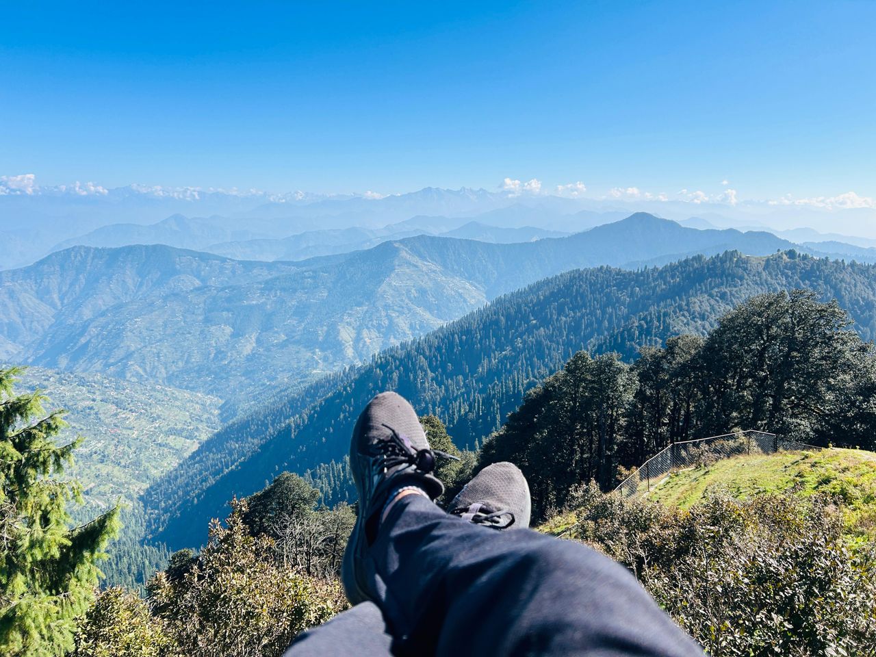 a serene mountain landscape with vast views and a relaxing perspective