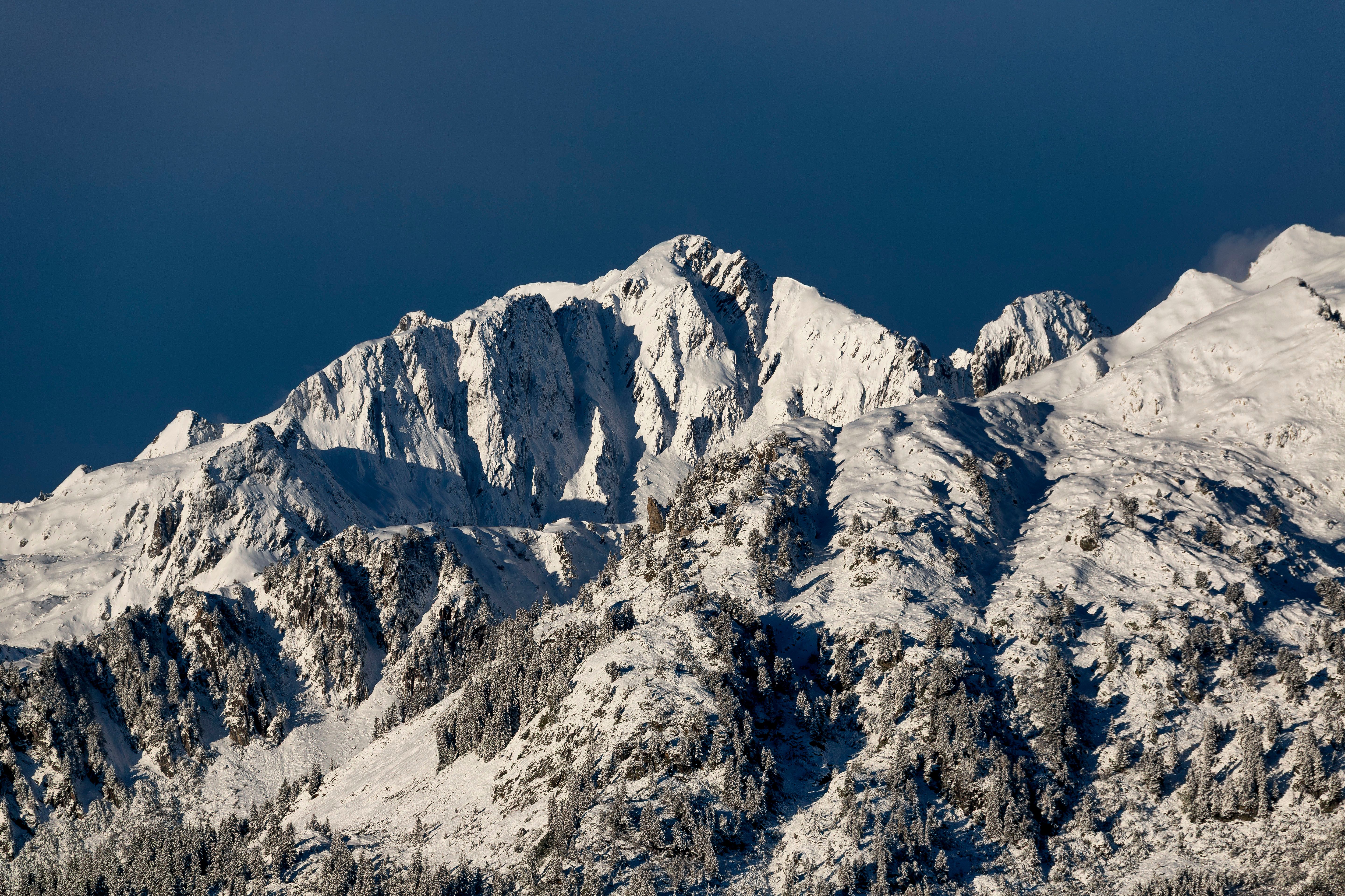 Majestic Snow-Capped Alps in Winter · Free Stock Photo