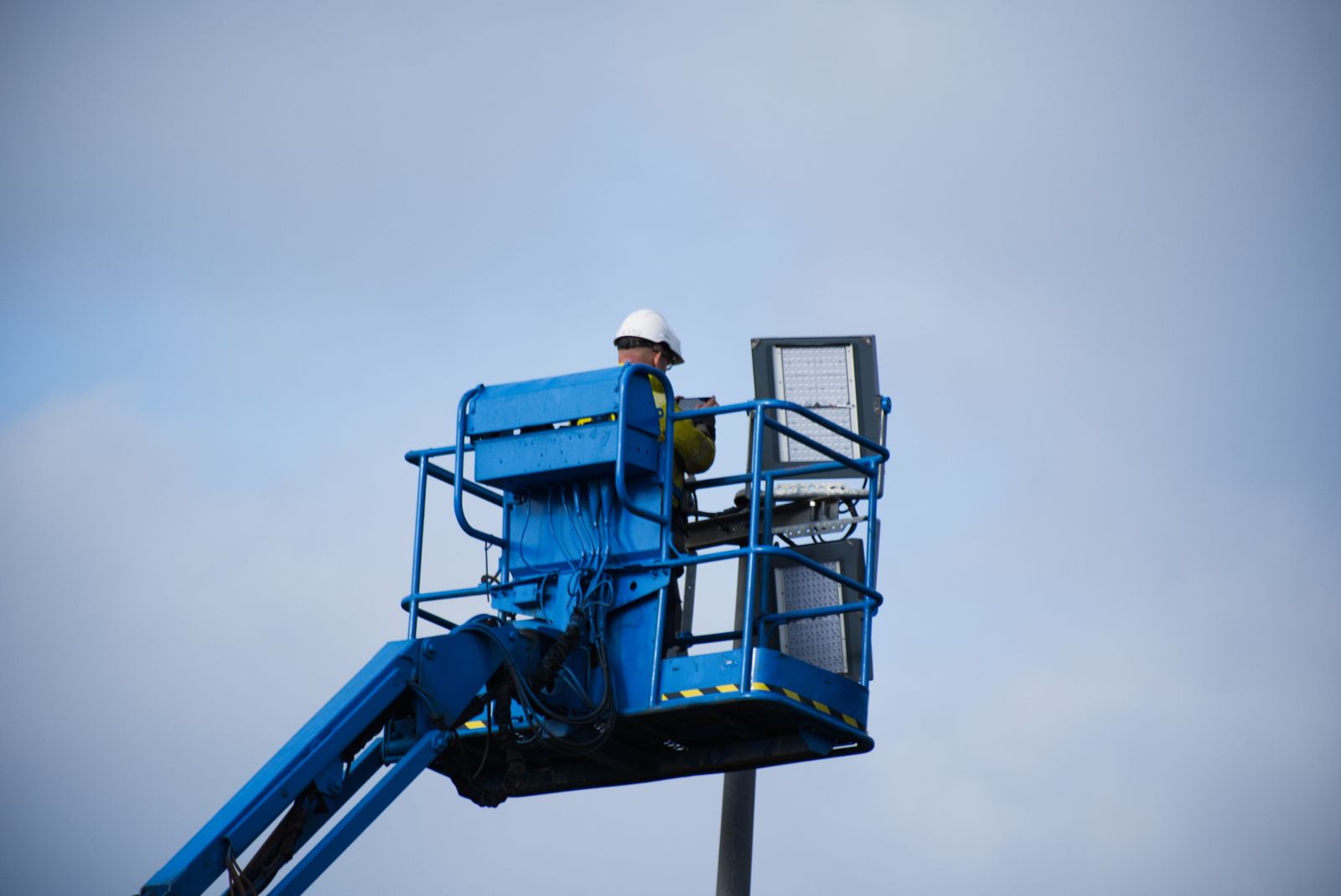 Ảnh minh hoạ bài viết: Bảo trì đèn LED công nghiệp: những việc đơn giản kéo dài tuổi thọ