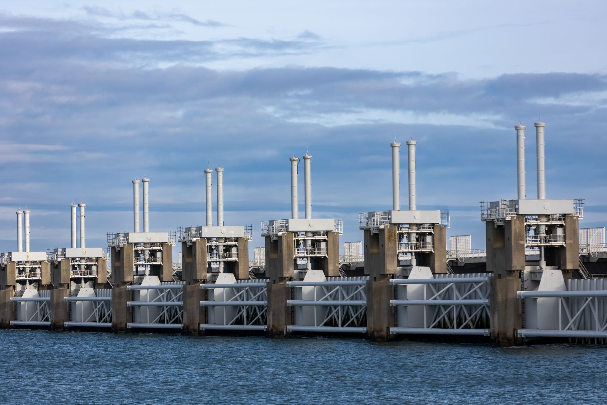 45 Friese hoogwatercircuits in acute nood