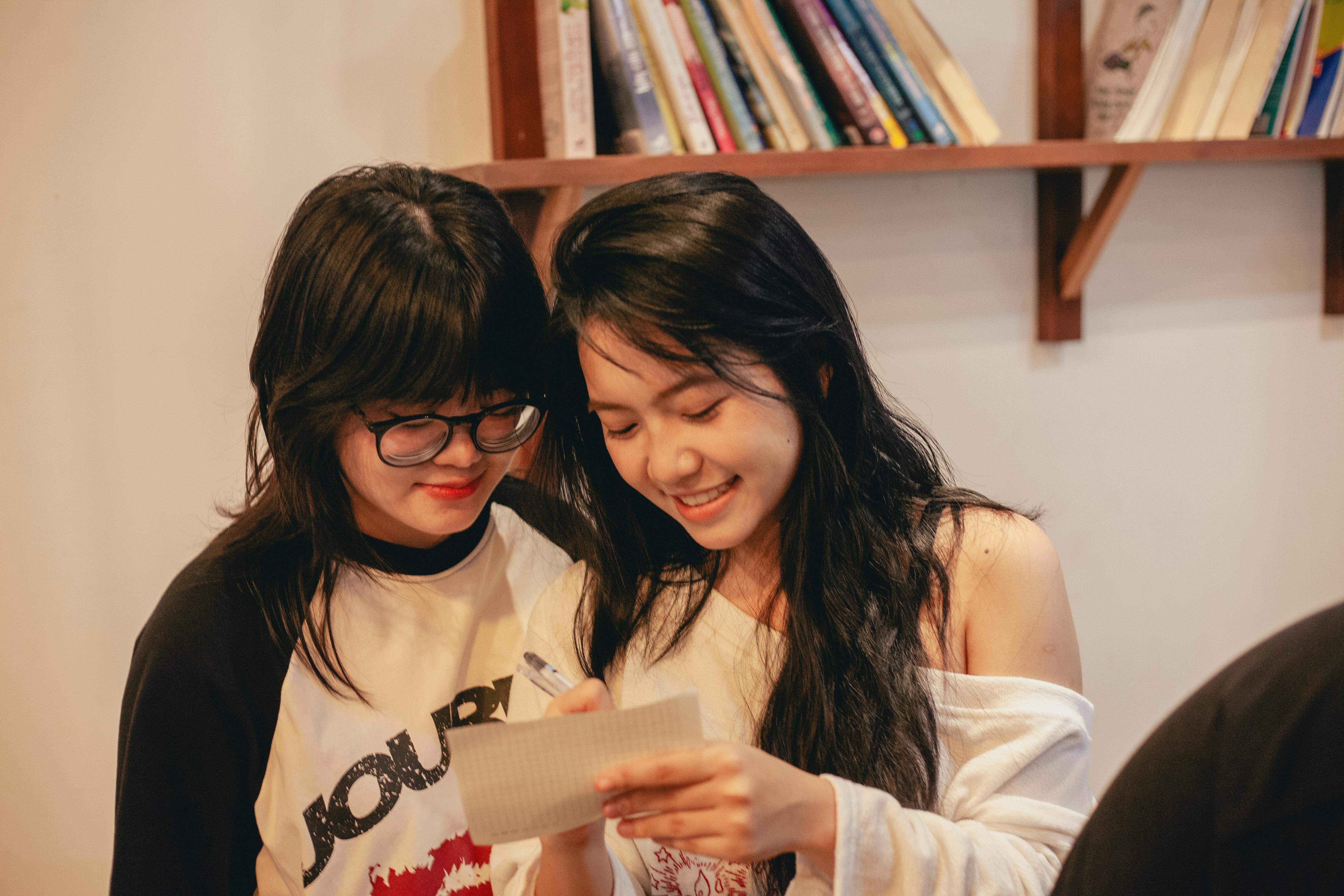 notes candid lifestyle lifestyle photo 2